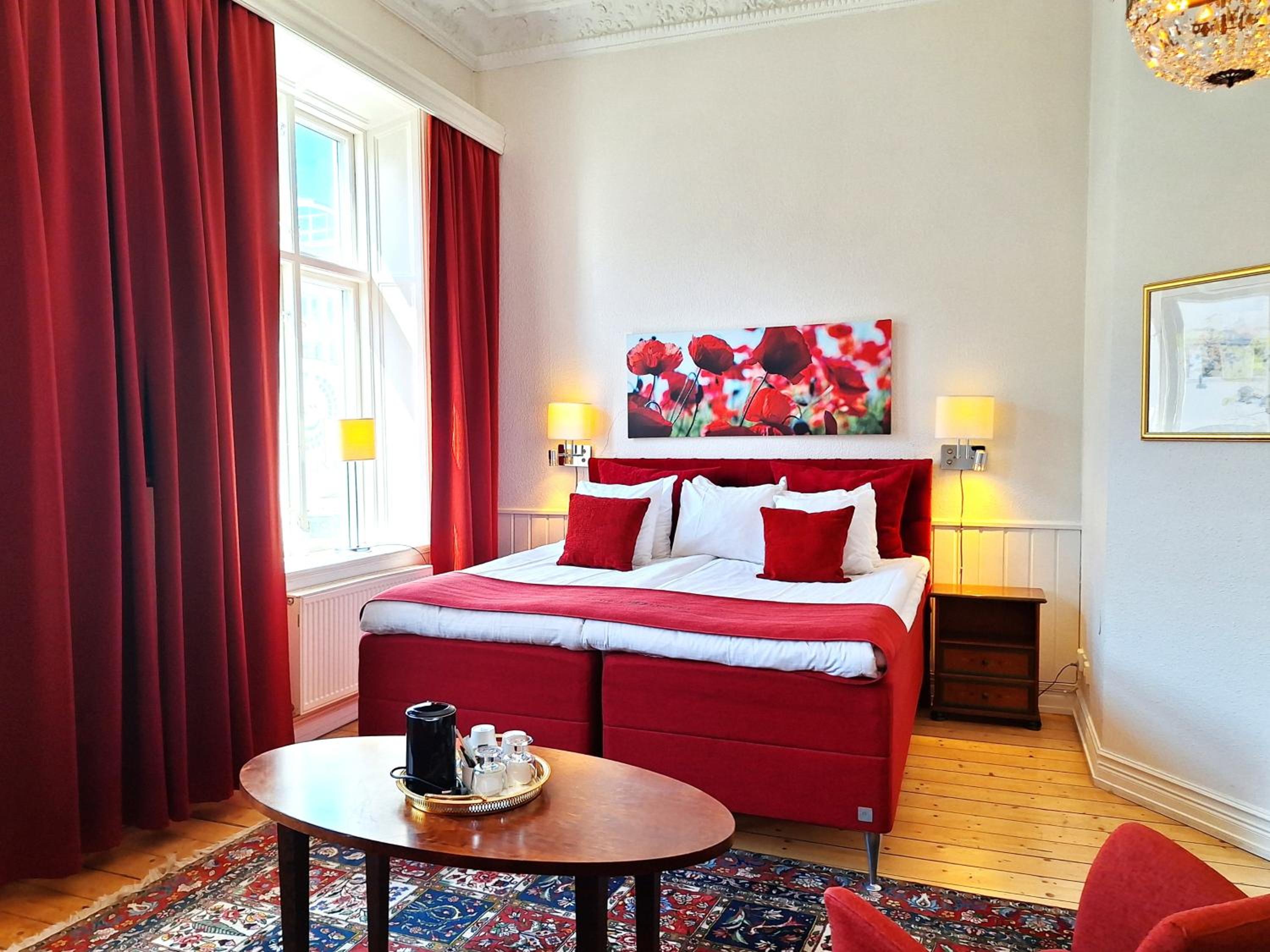 Deluxe Double Room - Photo 12