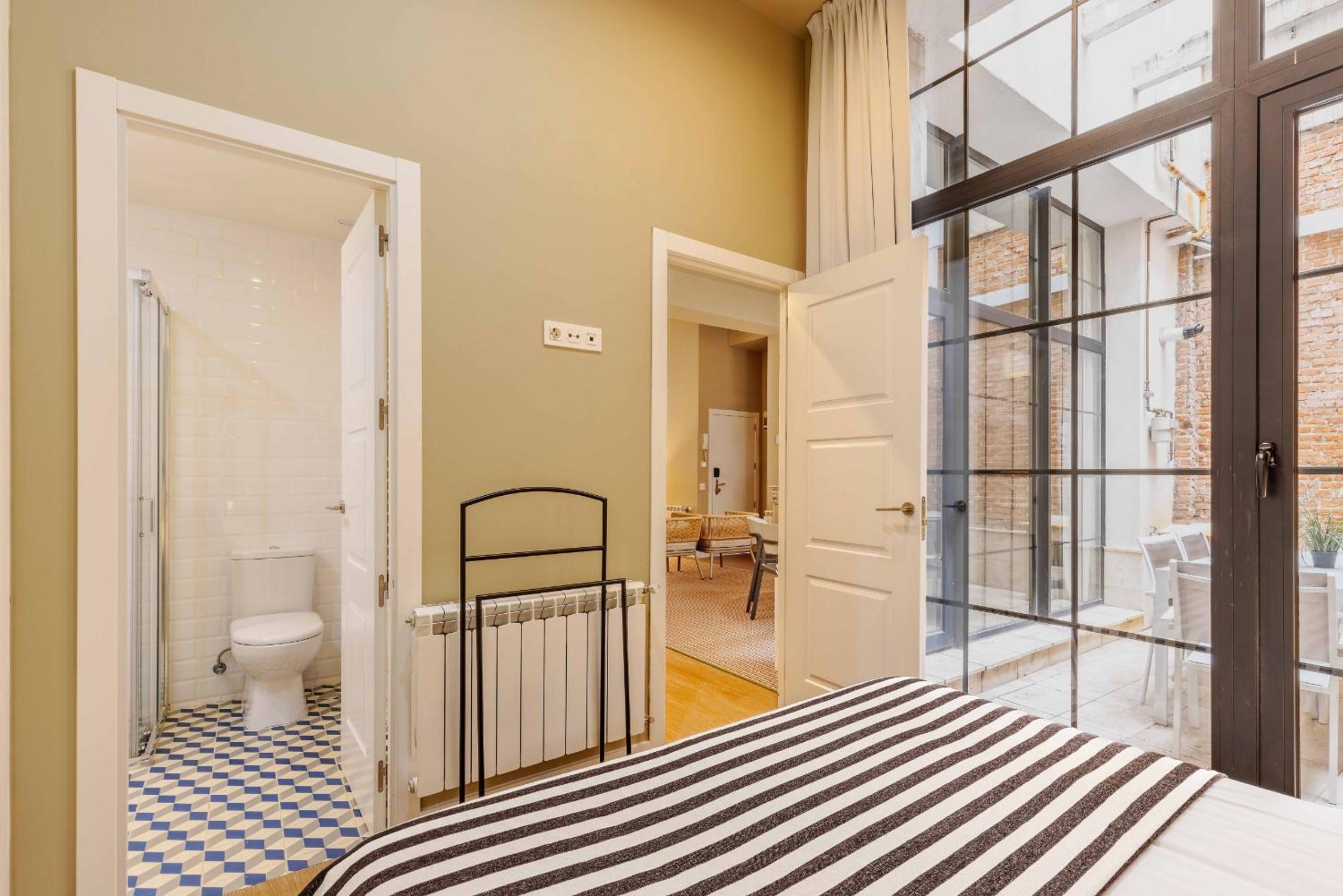 Two-Bedroom 2 bathrooms with Patio II photo 3