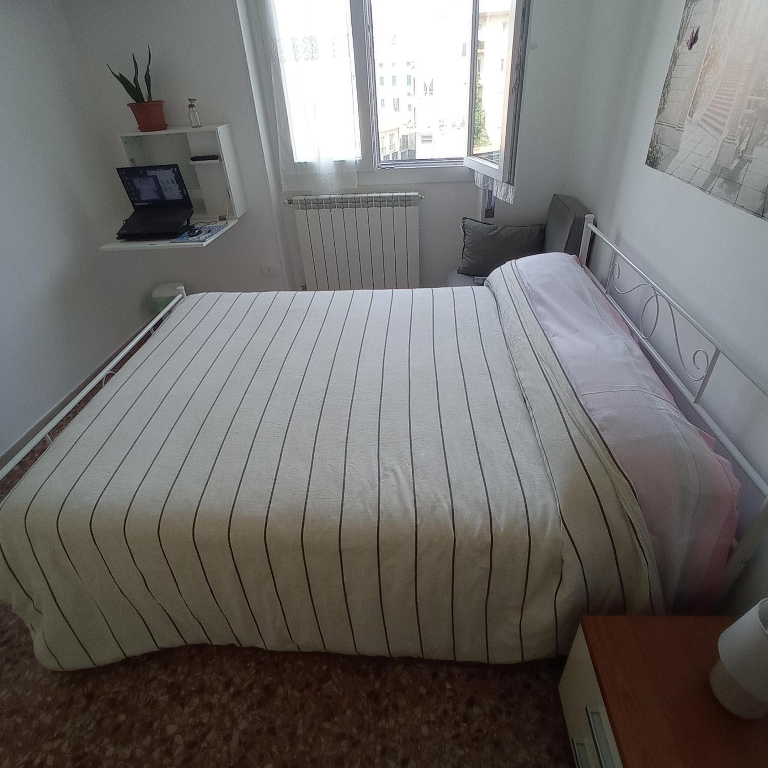 Standard Twin Room With Shared Bathroom