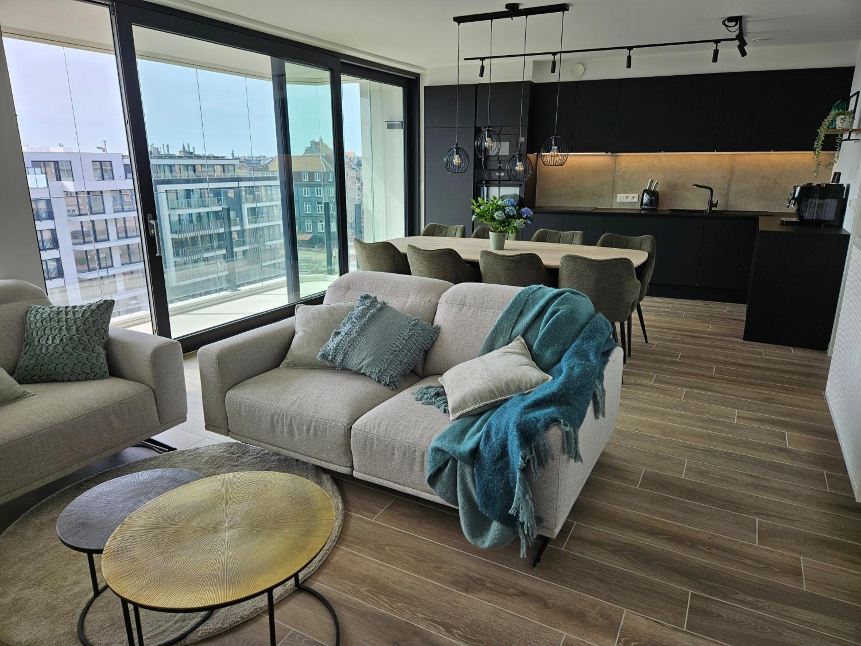 Three-Bedroom Apartment - High Floor photo 1