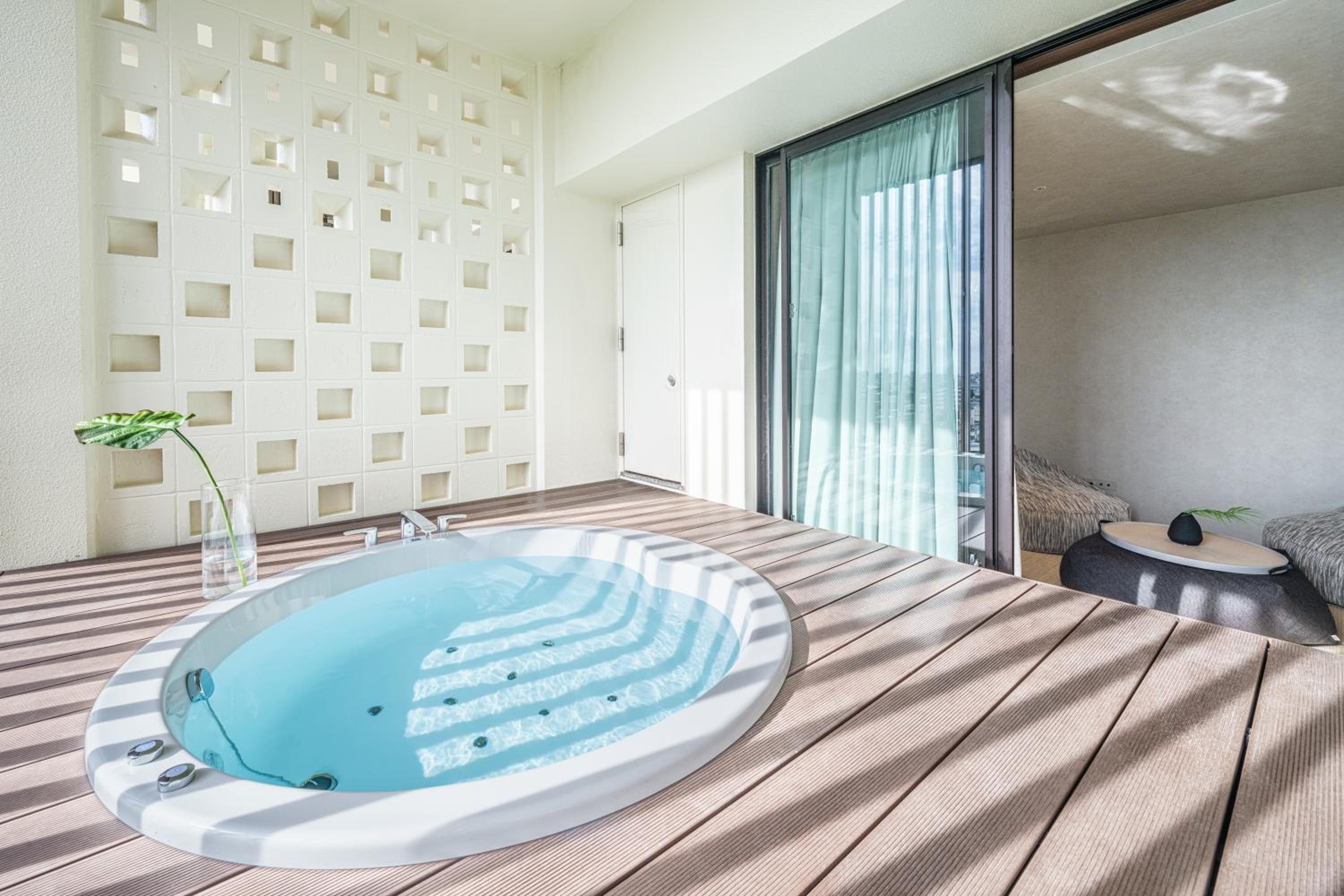 Deluxe Bunk with Jacuzzi  - Photo 3