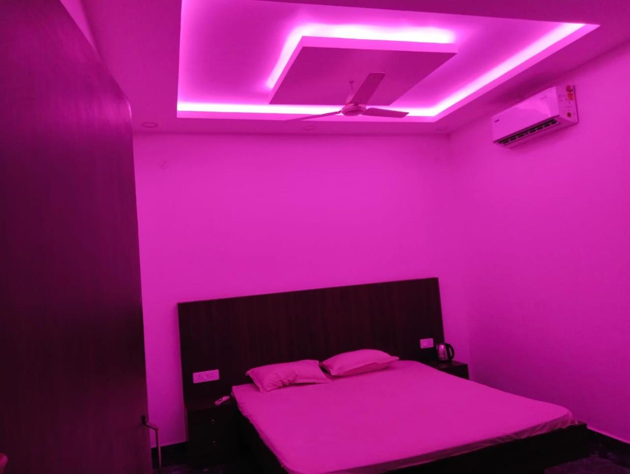 Deluxe King Room photo 1