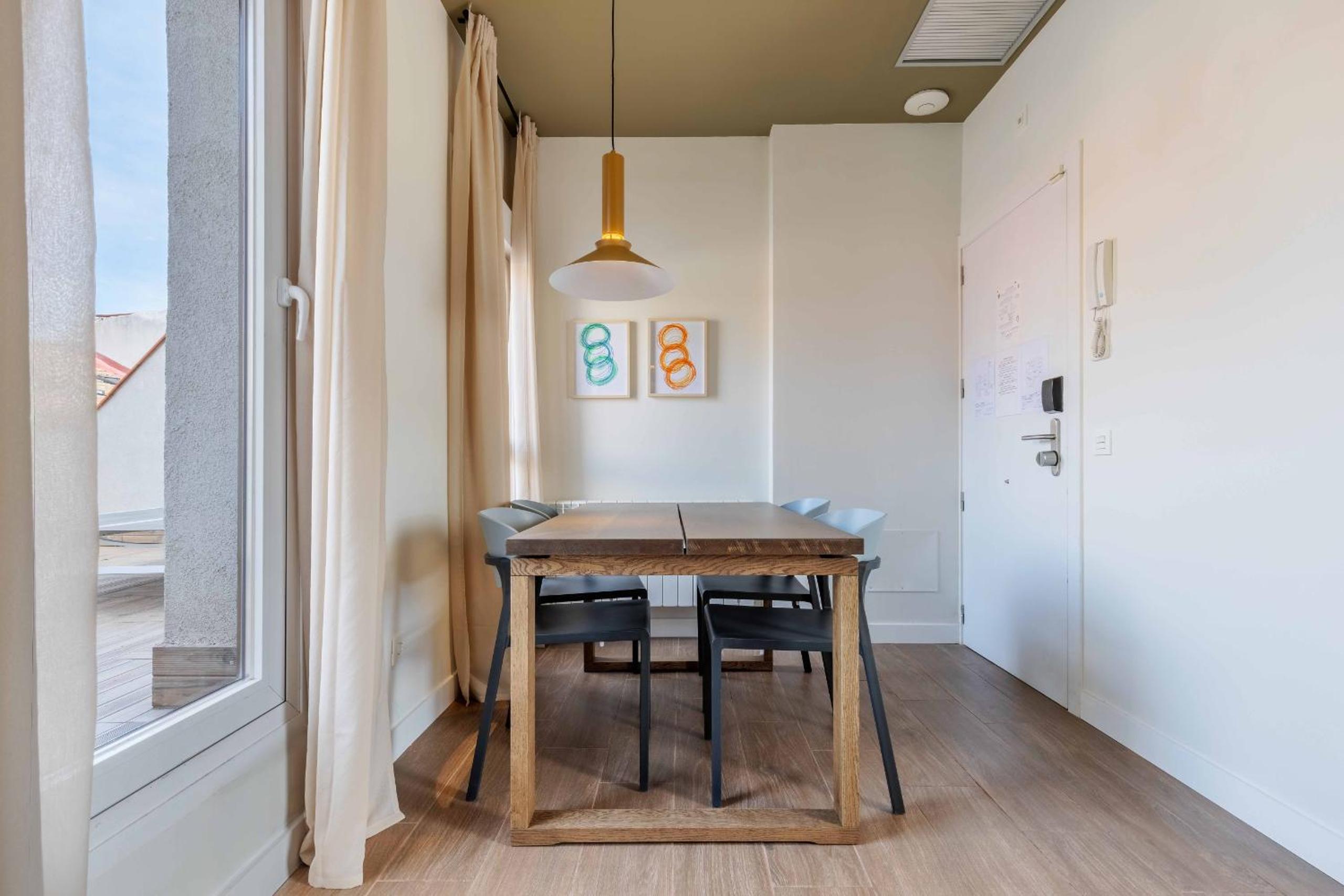 Two Bedroom 1 bathroom with Terrace I photo 2