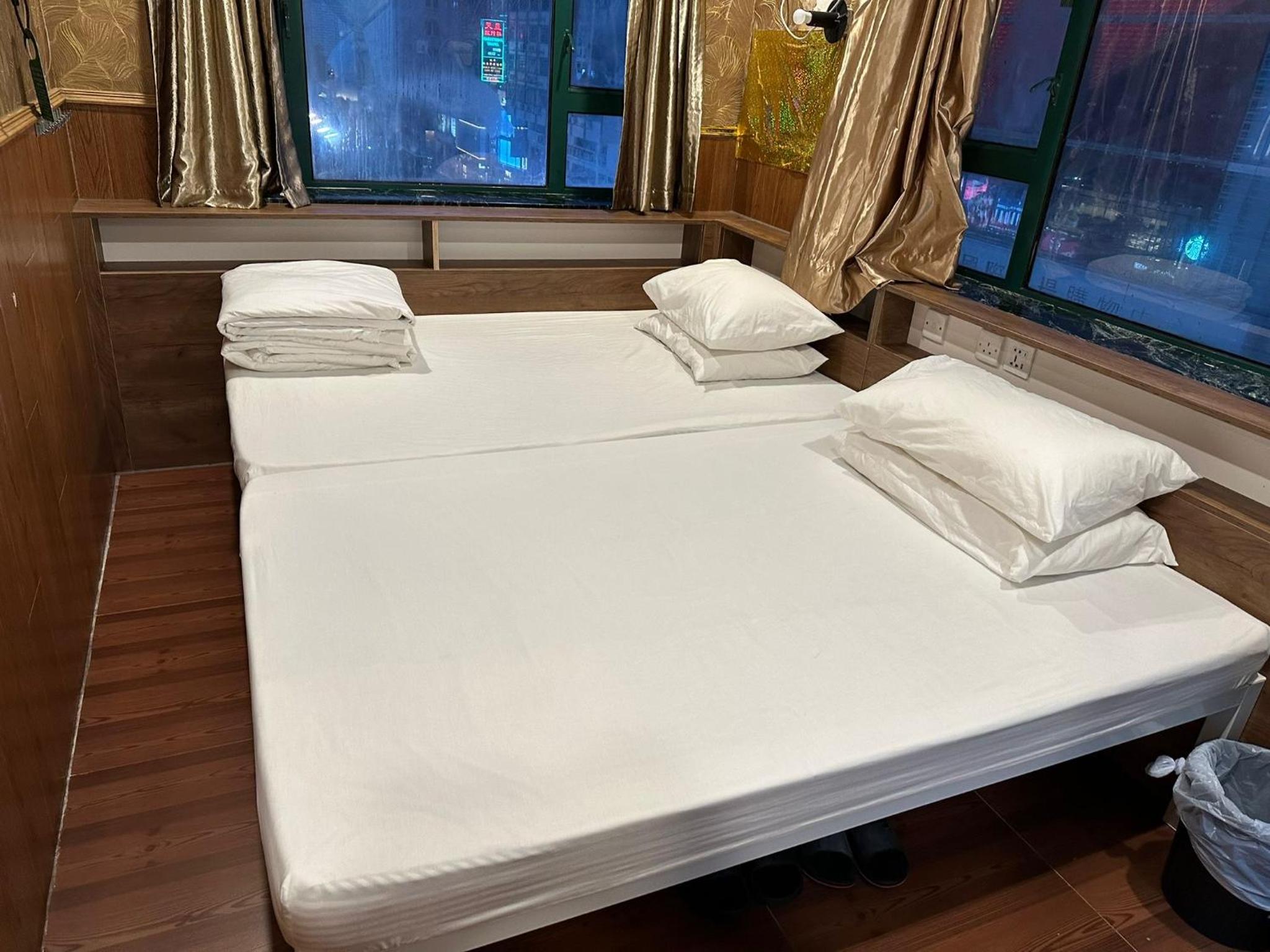 Quadruple Room with Private Bathroom