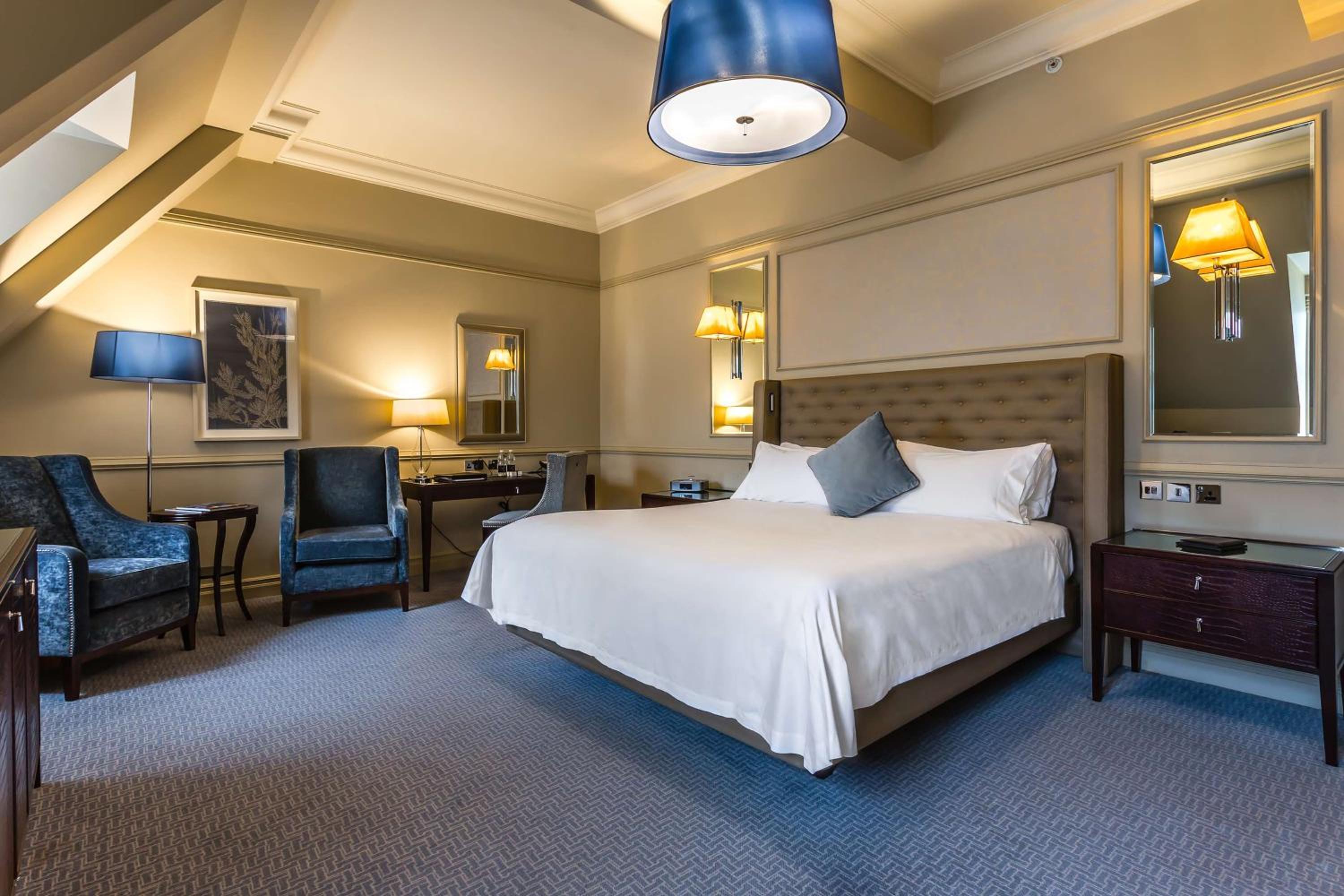 Deluxe King Room - Photo 3