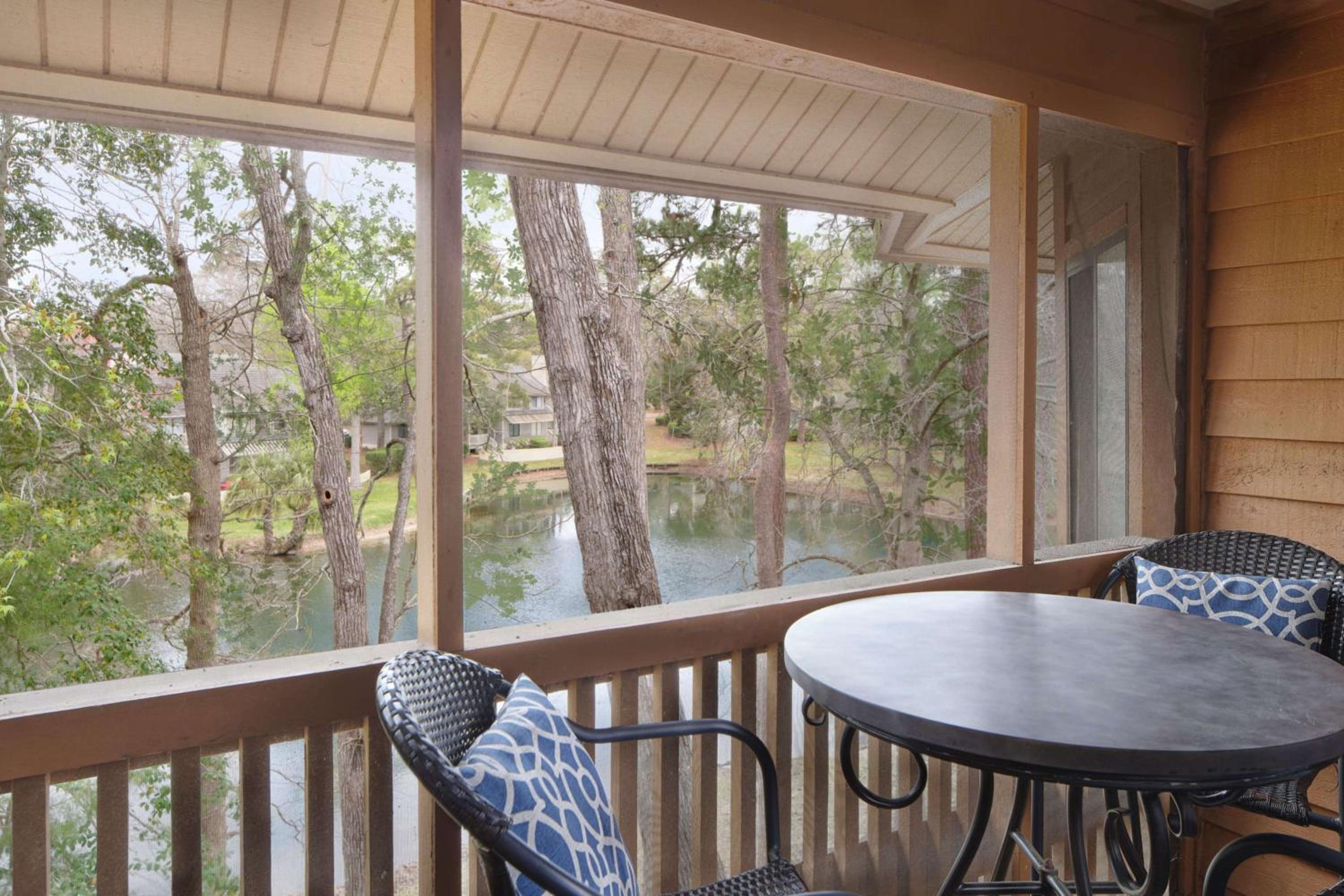 Two-Bedroom Lodge Lake View - Photo 3
