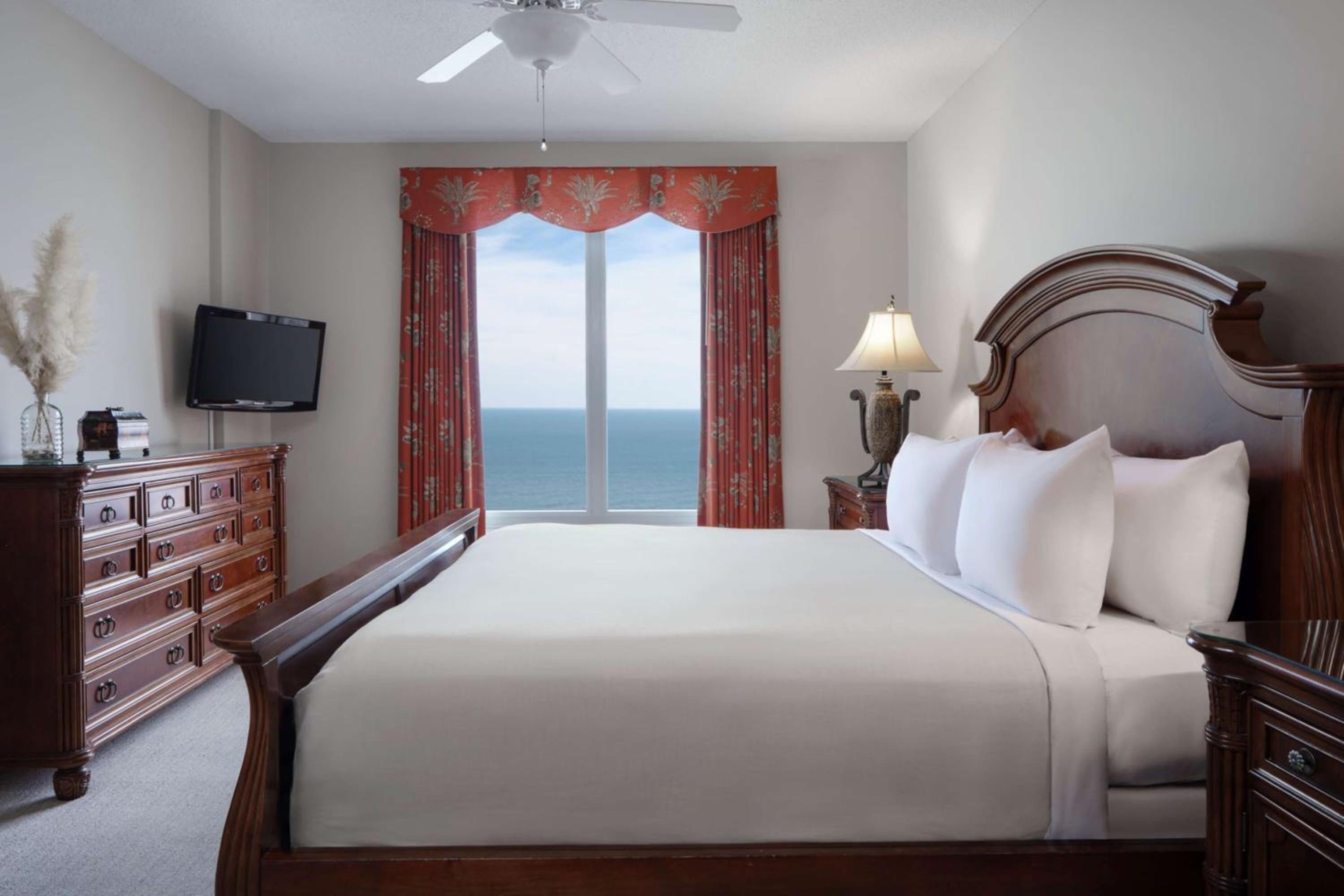 Two-Bedroom Ocean Front - Margate - Photo 4