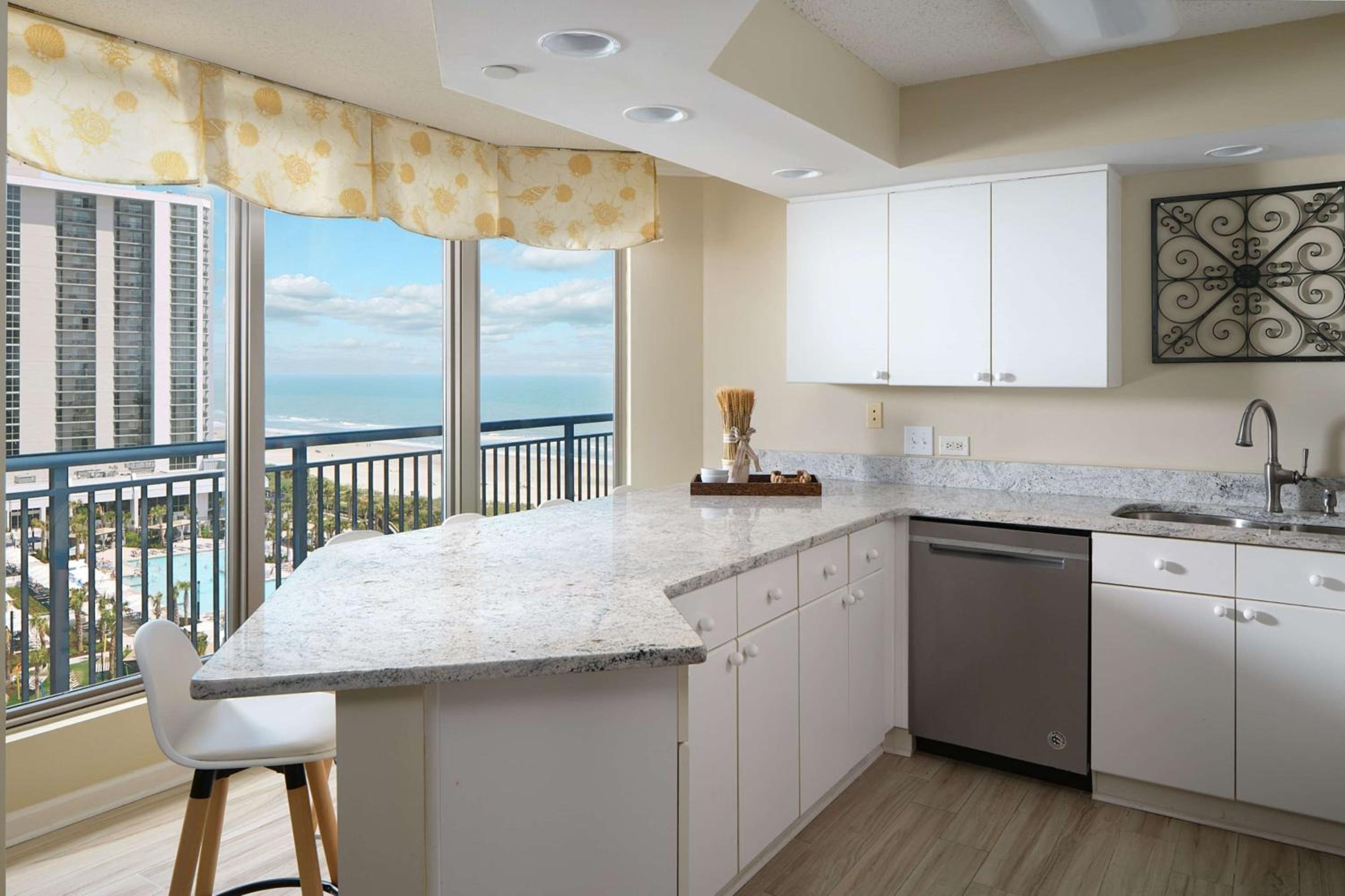Two-Bedroom Ocean View Condo - Brighton - Photo 6