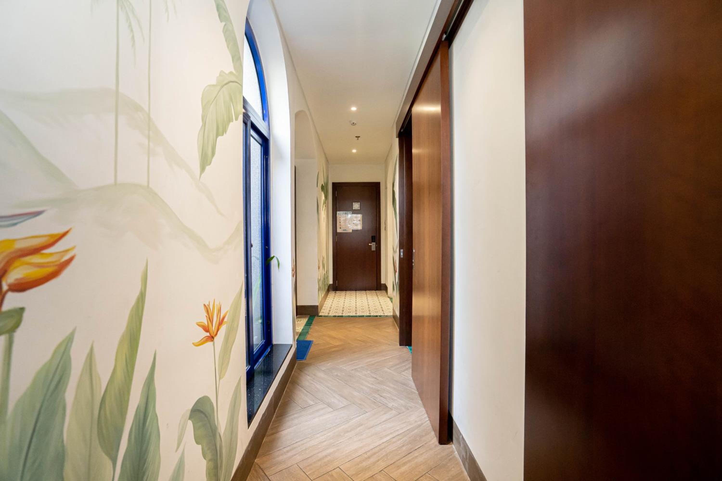 8-Bed Mixed Dormitory Room
