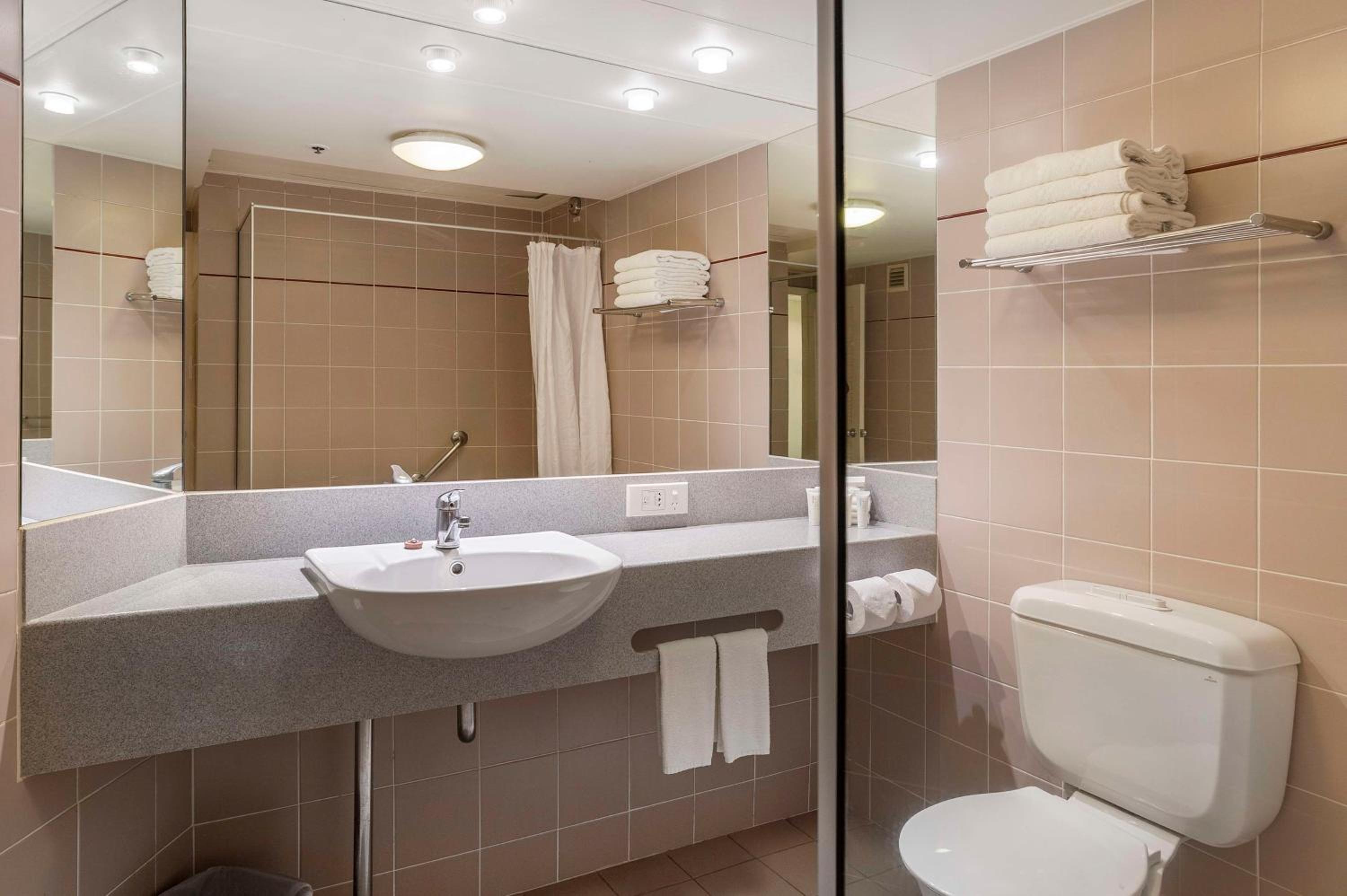 Queen Room with Sea View - Photo 7