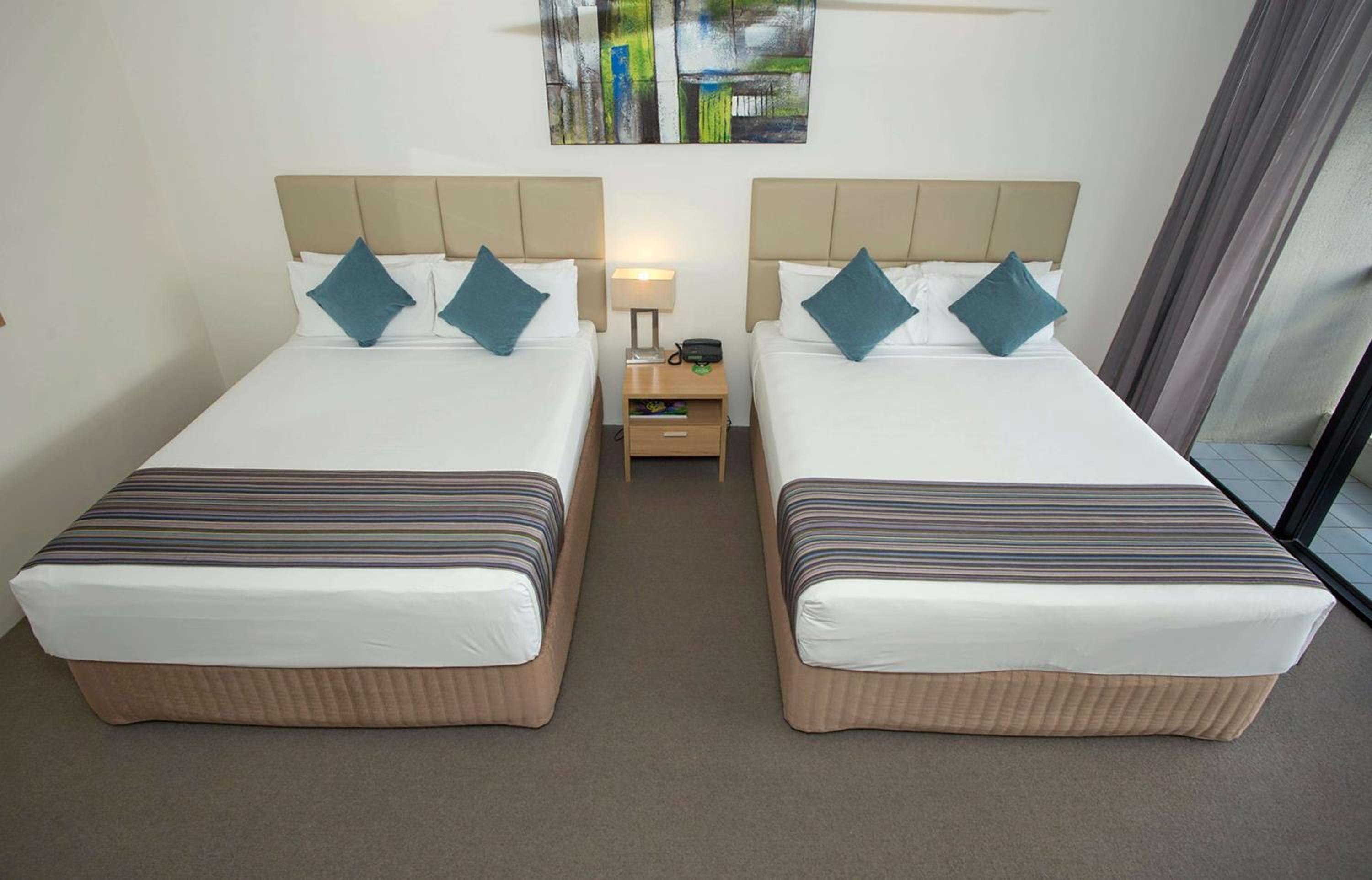 Standard Twin Room - Photo 7
