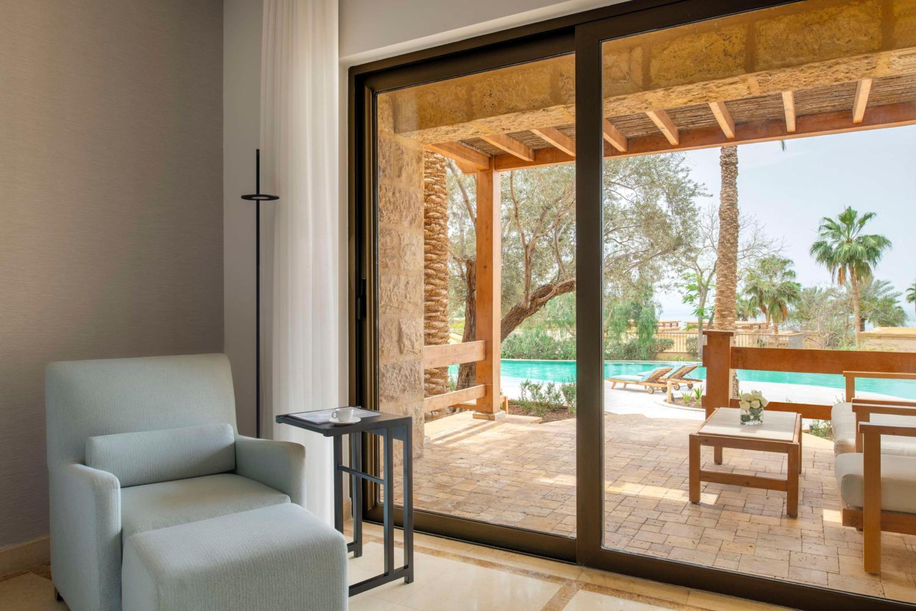 Ishtar Deluxe Twin Room