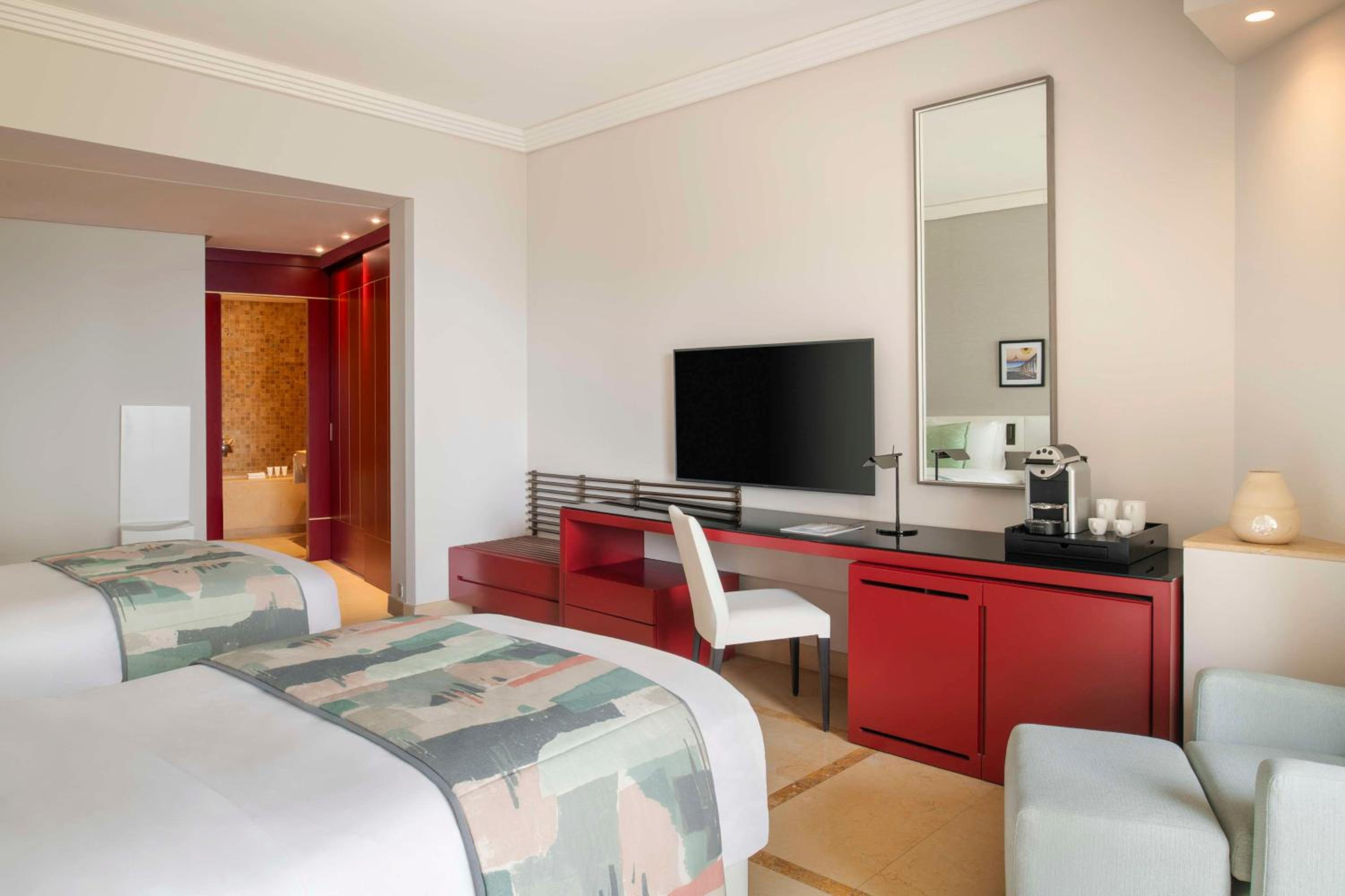 Ishtar Deluxe Twin Room