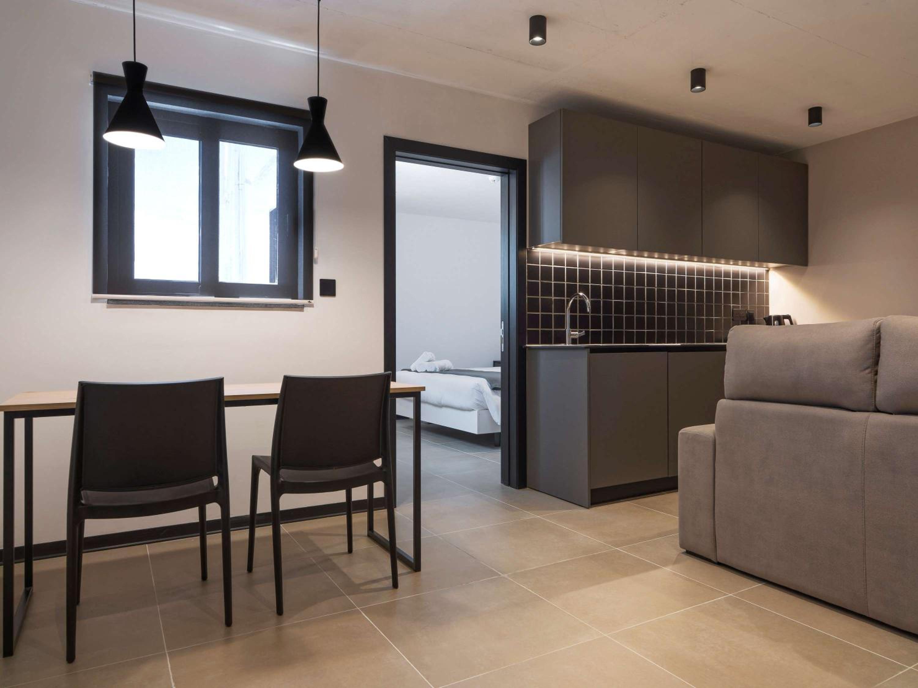 One Bedroom Apartment - Photo 9