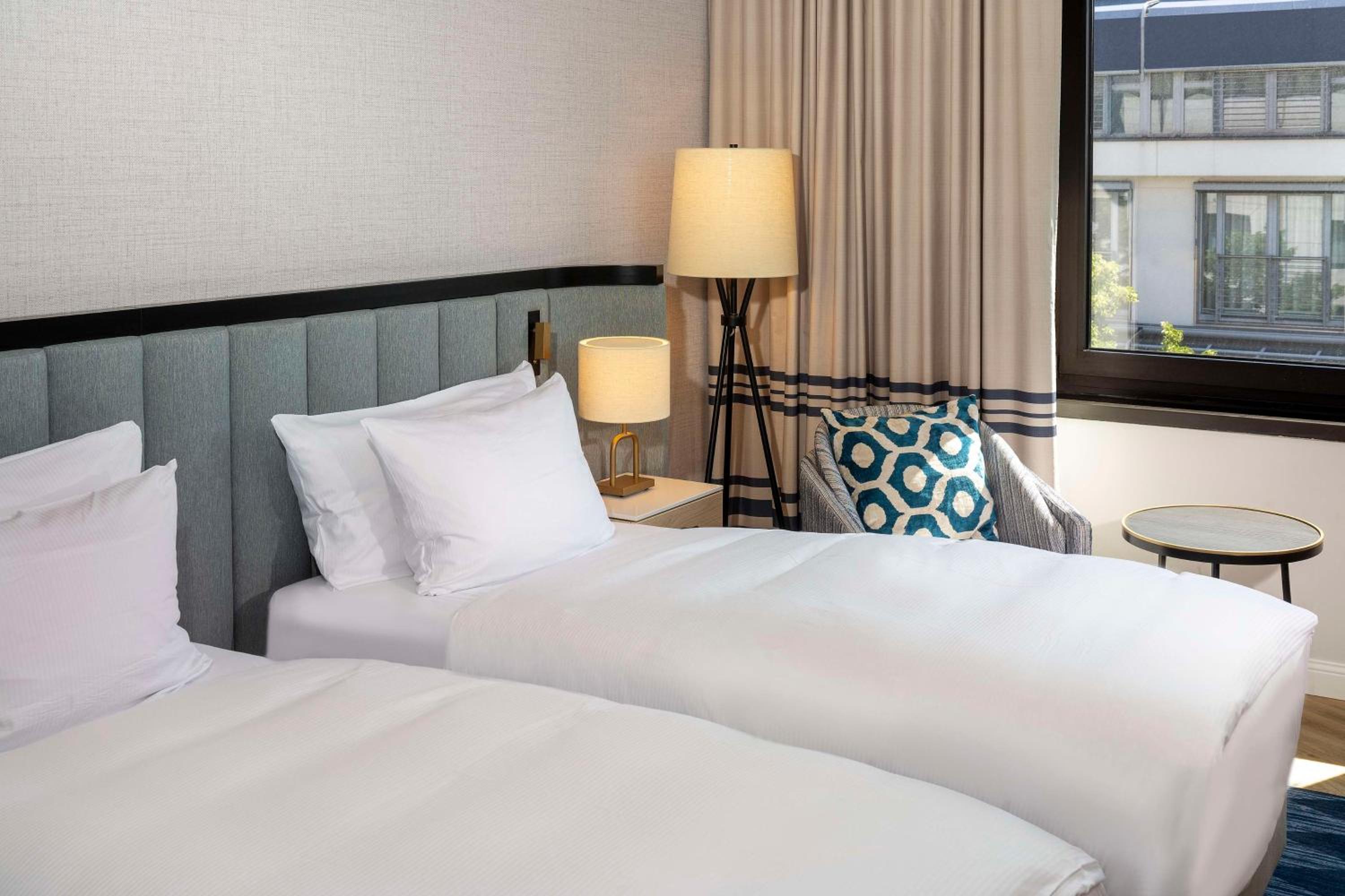 Superior Twin Room With City View