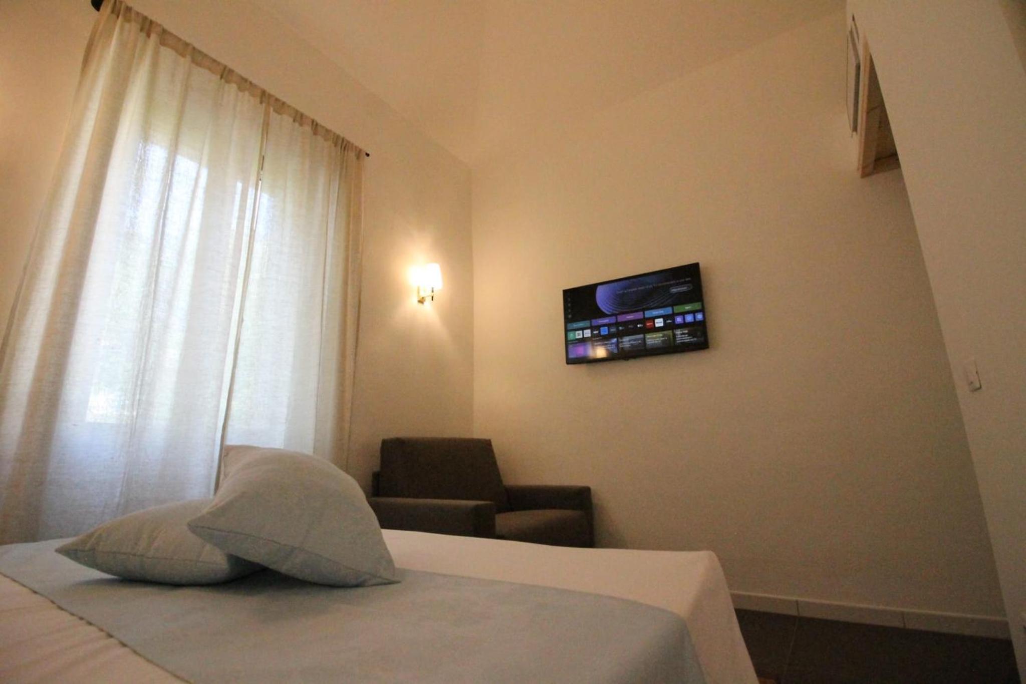 One-Bedroom Apartment photo 3