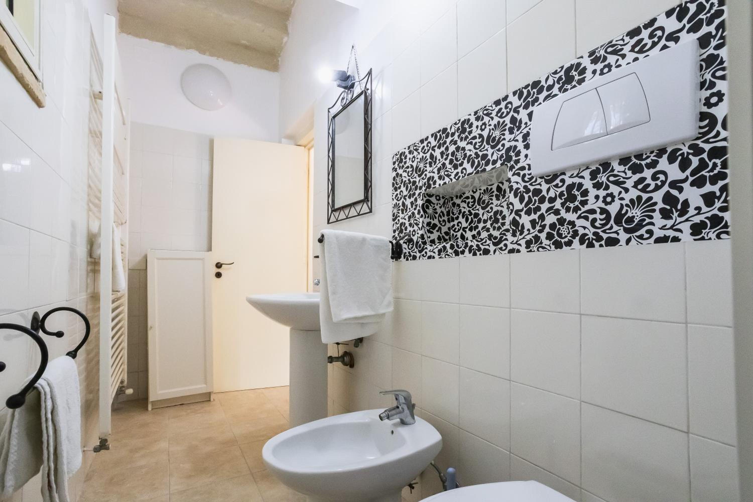 Double Room With Private Bathroom photo 3