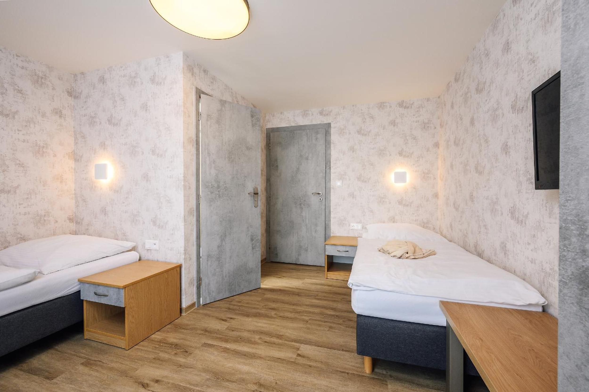 Twin Room - Photo 1