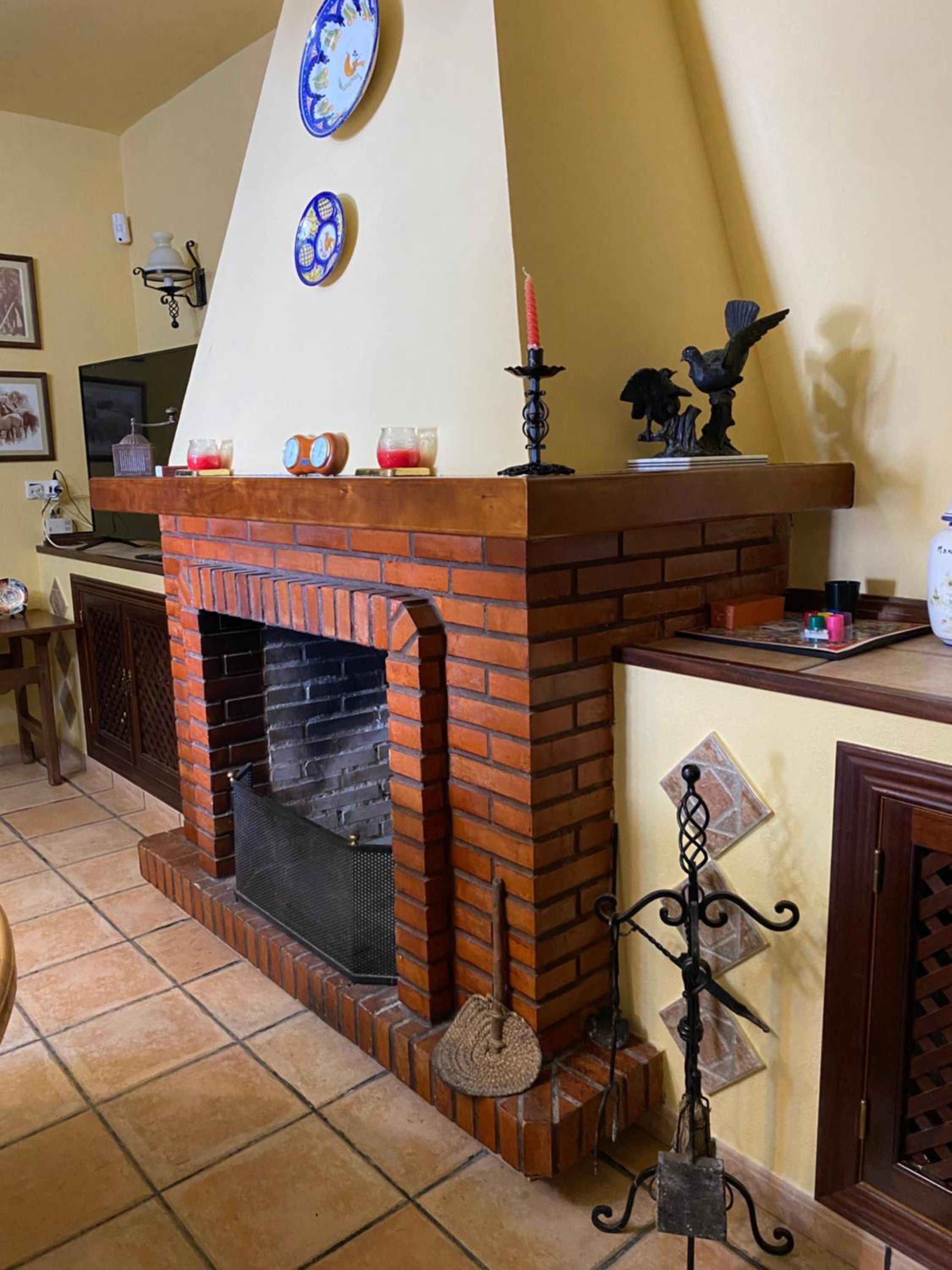 Three-Bedroom House photo 2