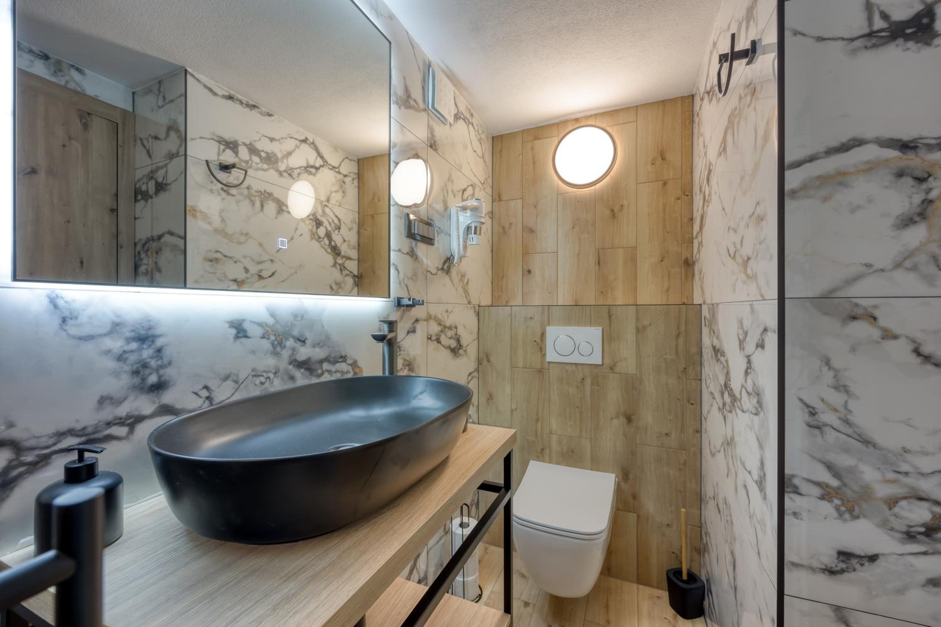 Standard Double Suite