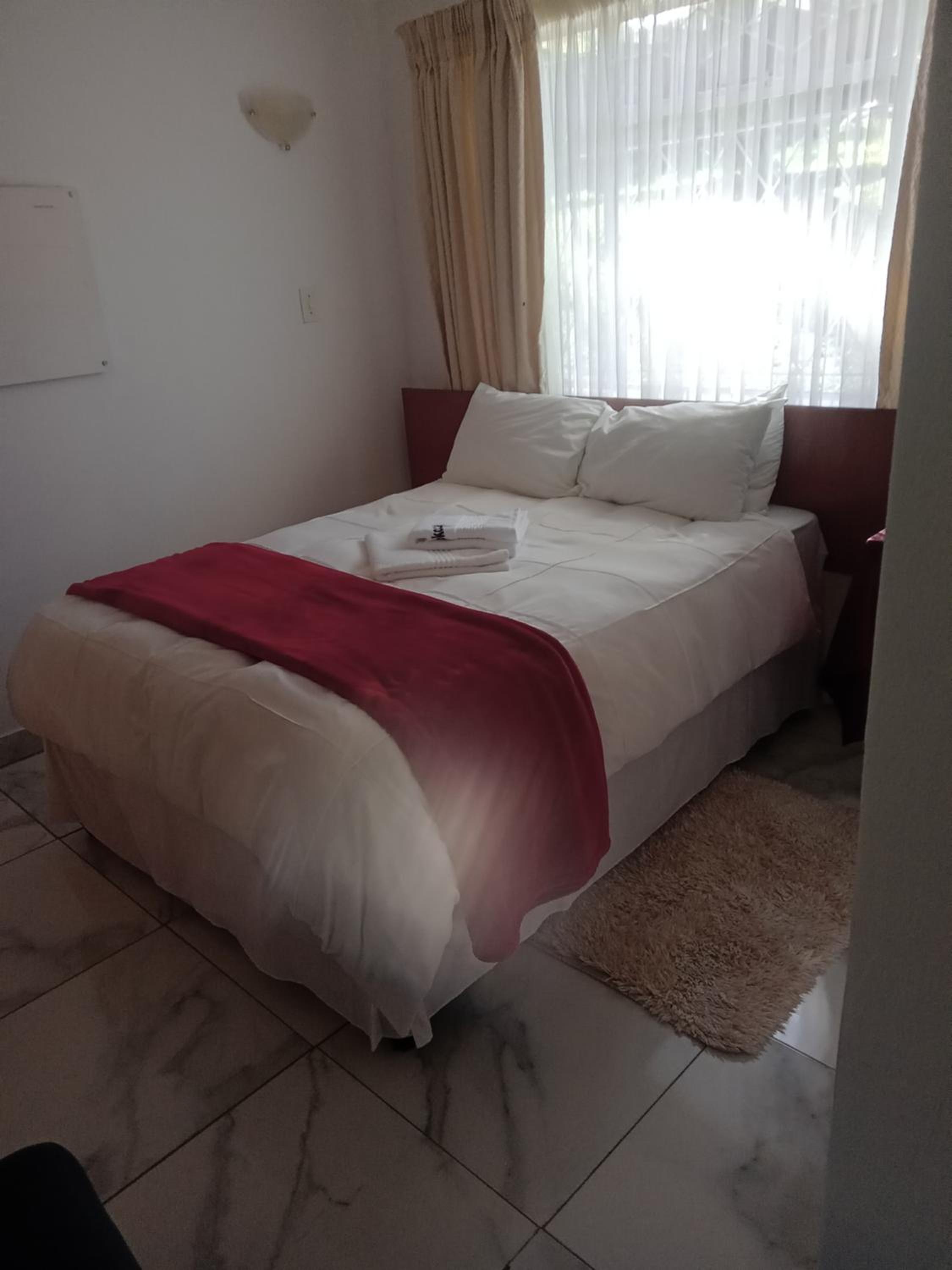 Deluxe Double or Twin Room photo 3