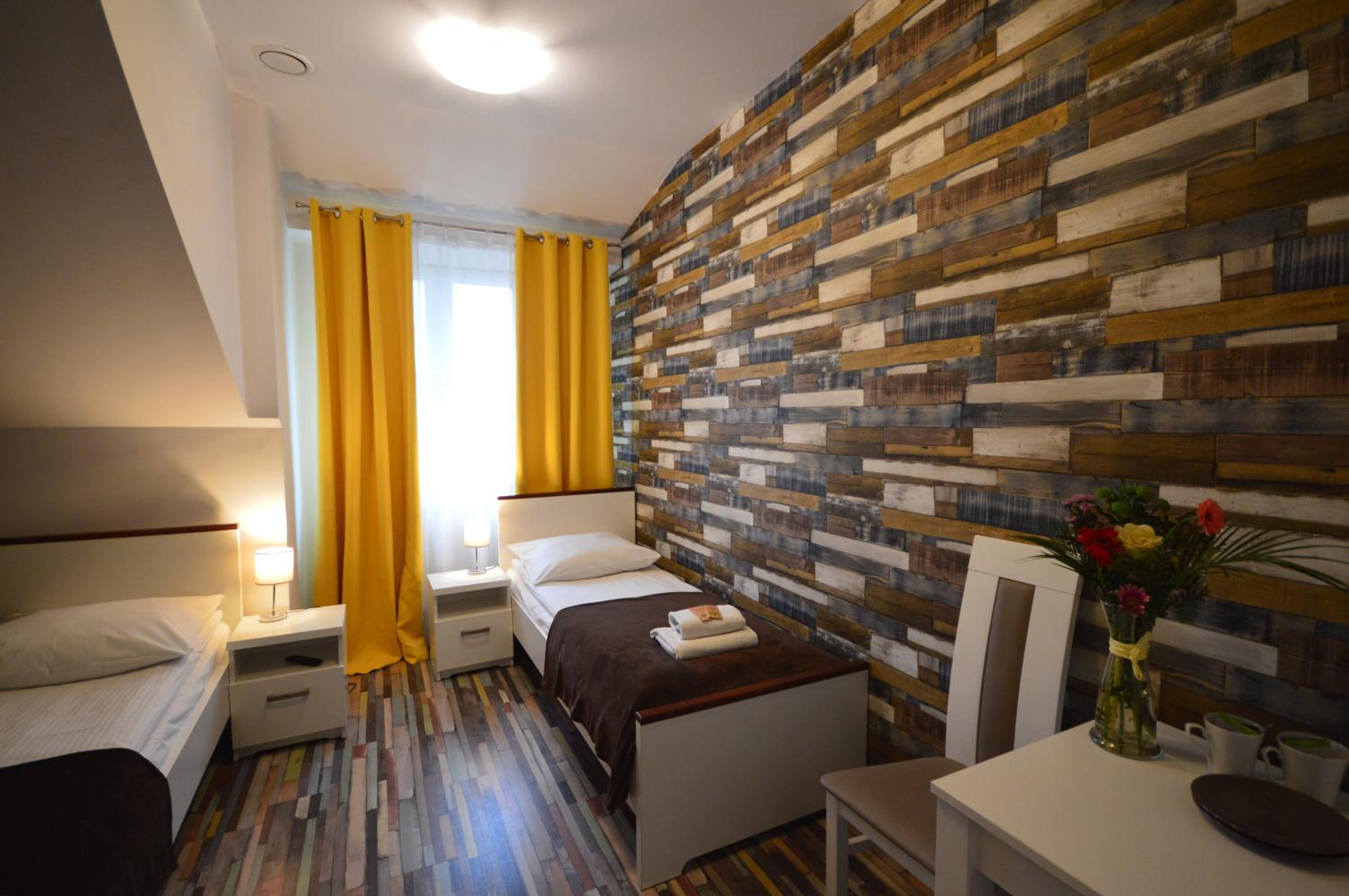Twin Room with Bath photo 1