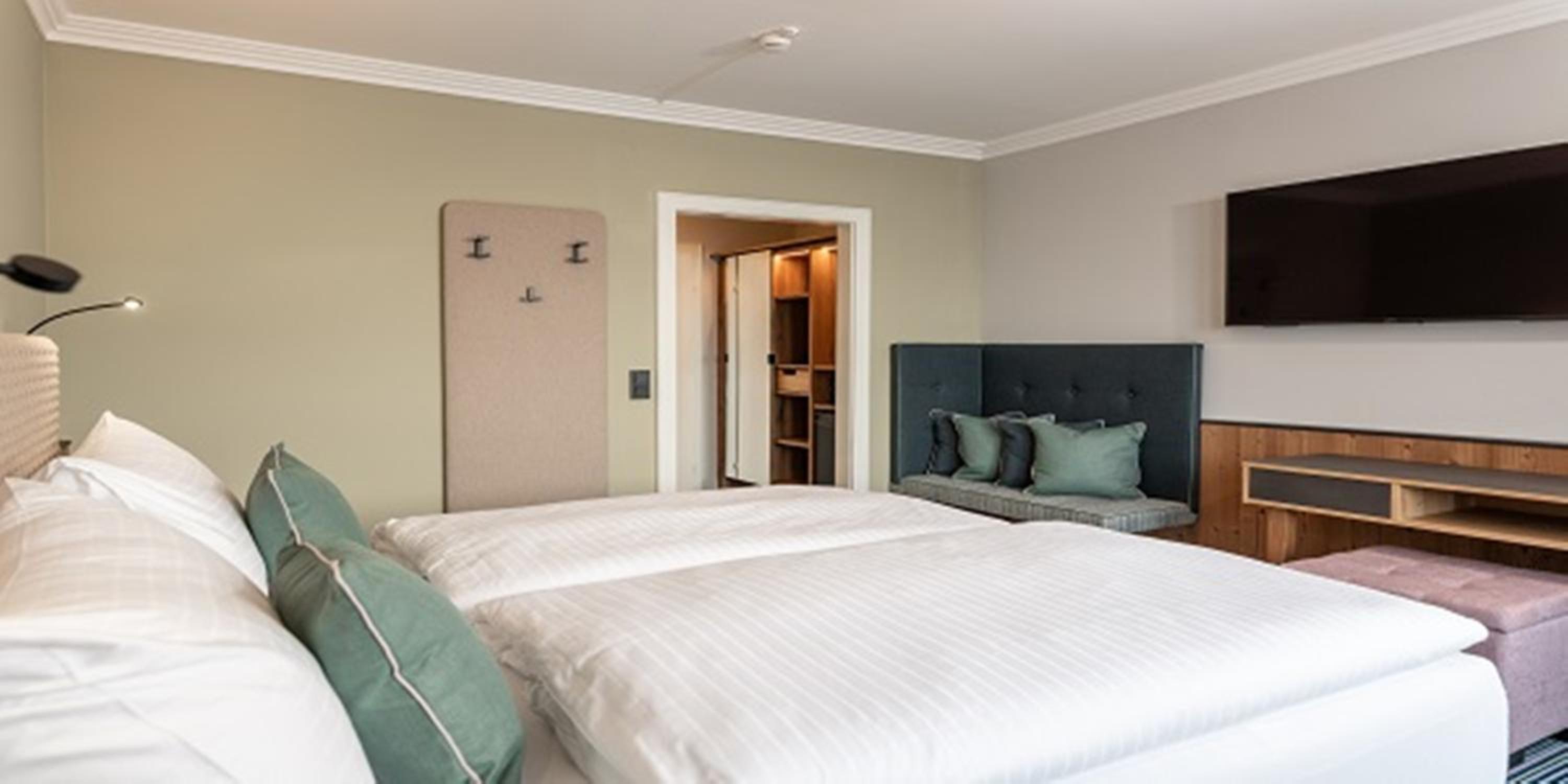 Superior Double Room with Balcony and mountain view  - Photo 6