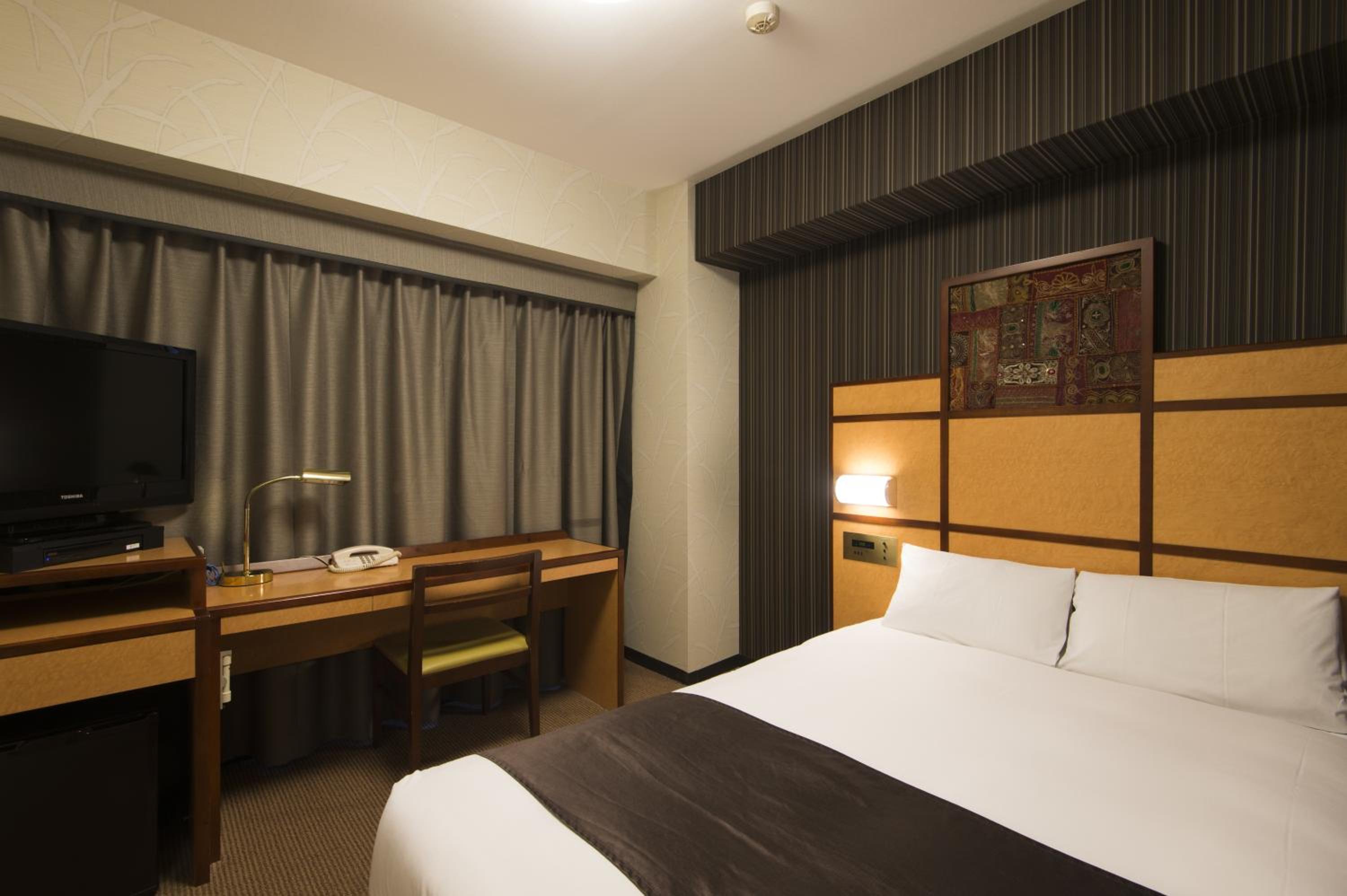 Double Room - Non-Smoking photo 2