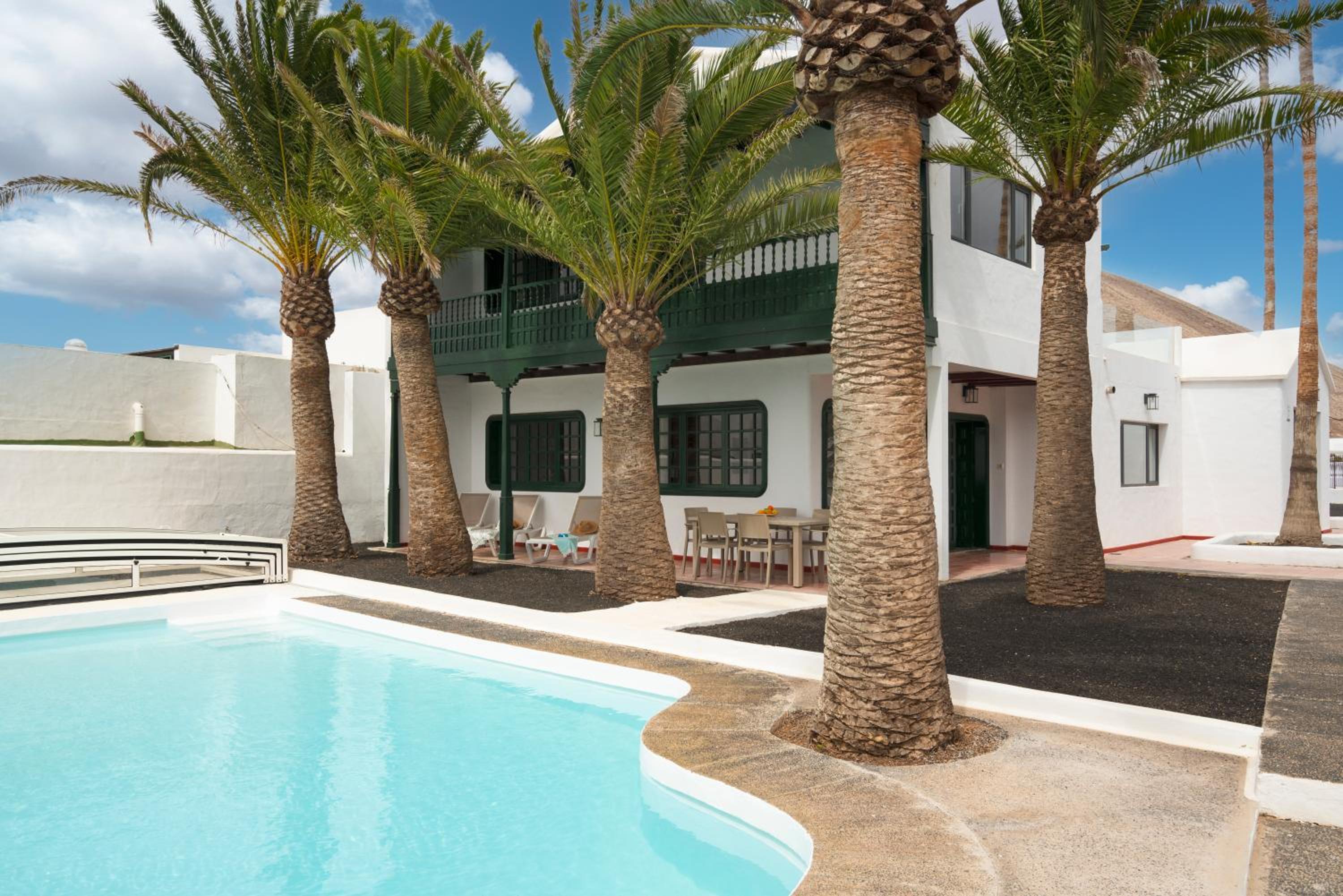 Three-Bedroom Villa photo 2