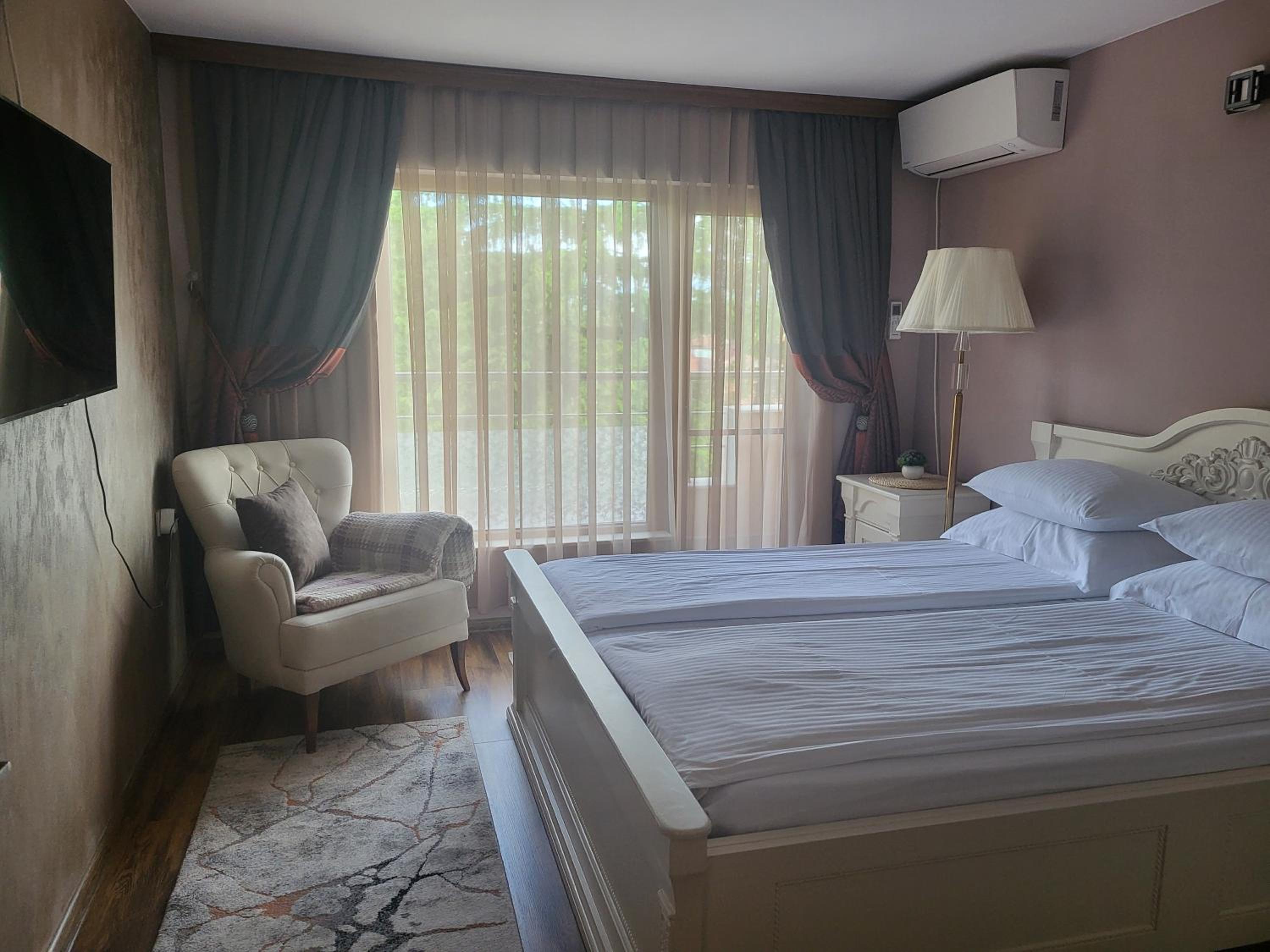 One-Bedroom Apartment - Photo 19