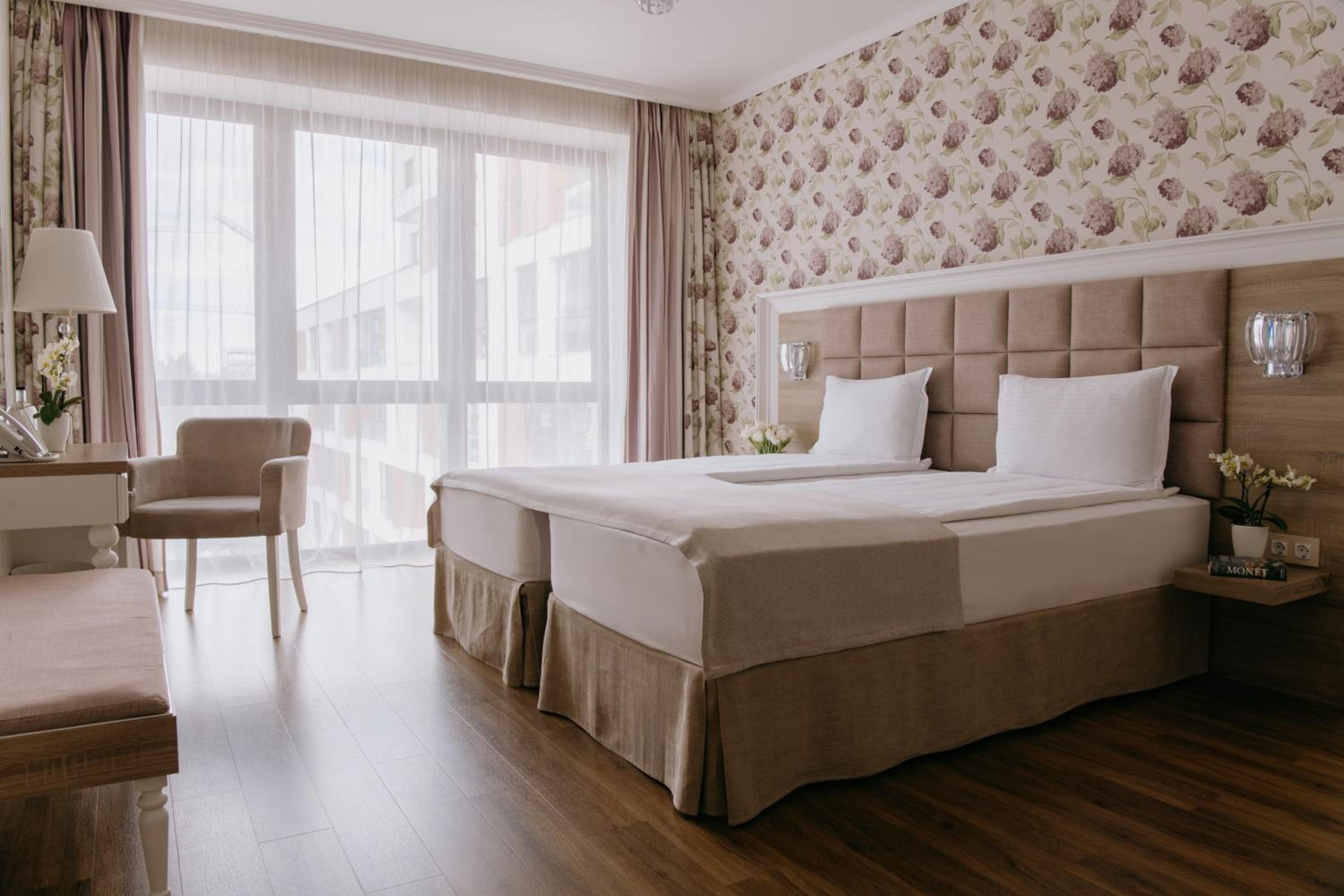 Deluxe Double or Twin Room - Photo 11