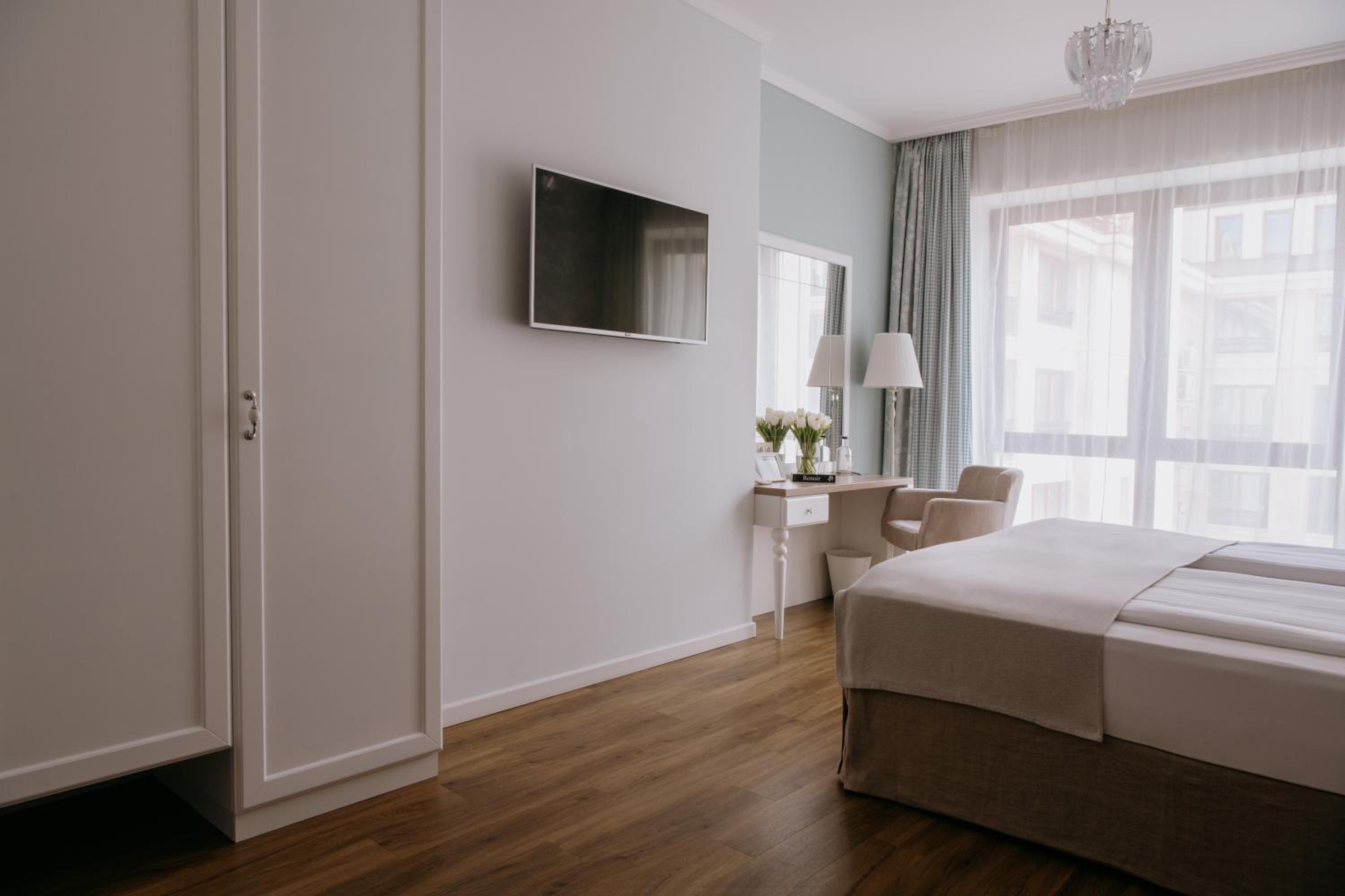 Deluxe Double or Twin Room - Photo 17