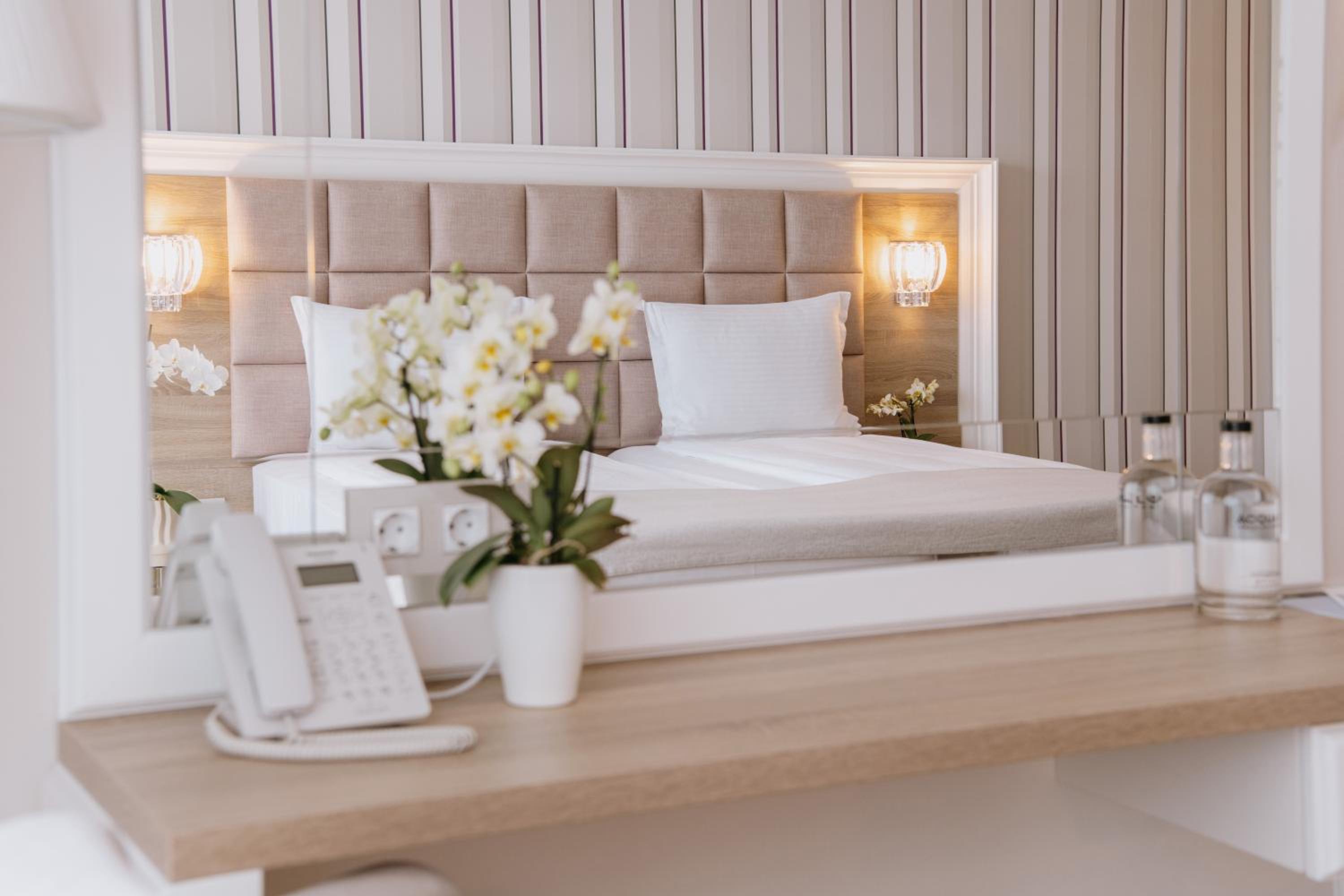 Deluxe Double or Twin Room - Photo 19