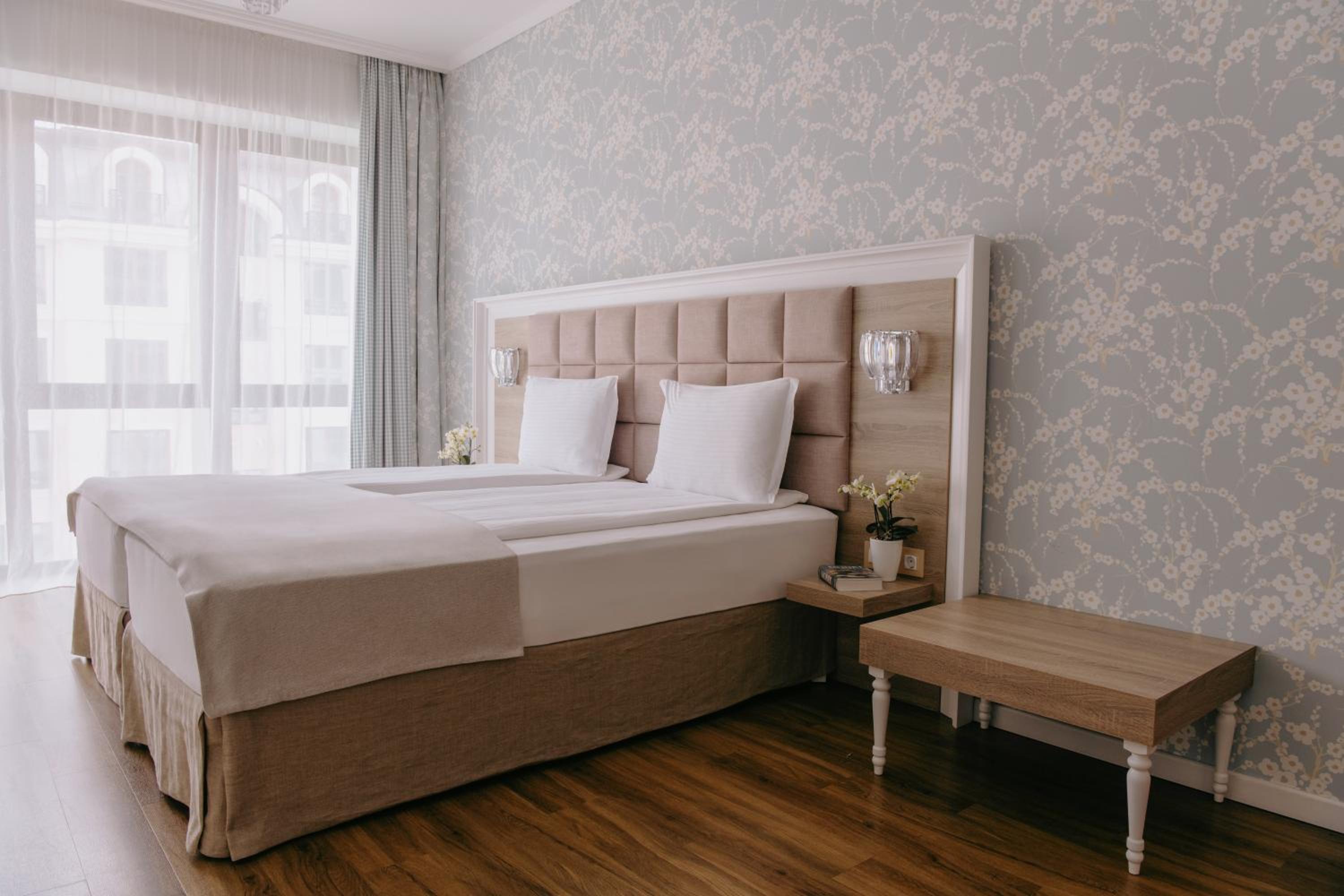 Deluxe Double or Twin Room - Photo 18