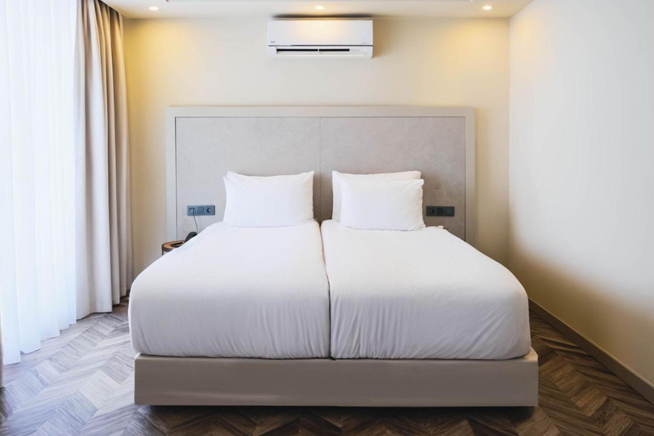 Double Room with Partial Sea View
