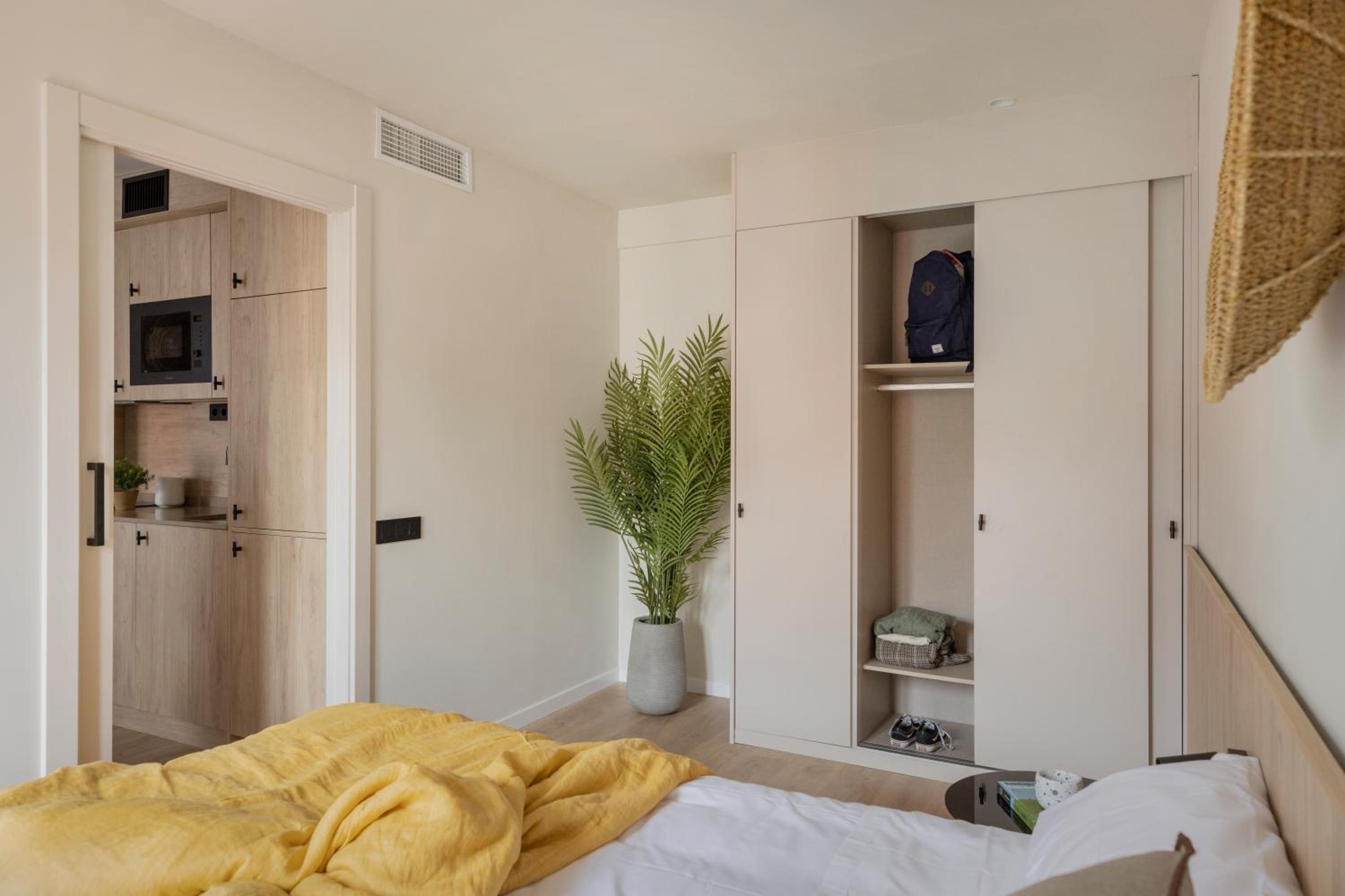 One-Bedroom Apartment photo 3