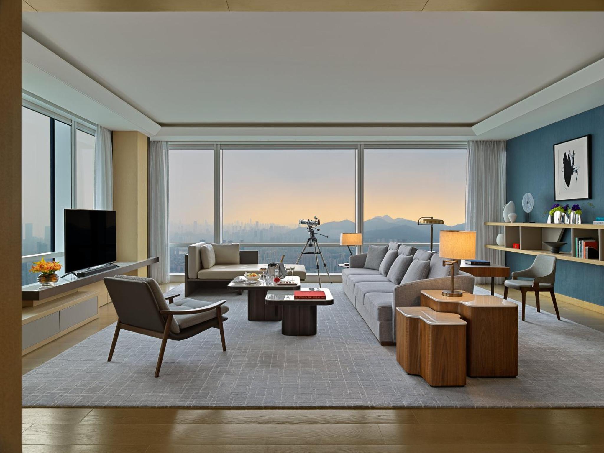 Mandarin Suite photo 1