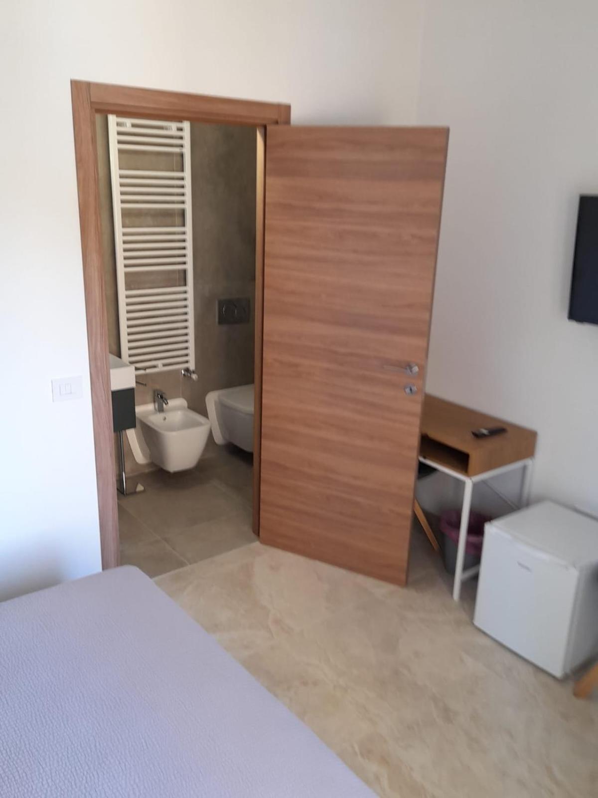 Double Room with Private Bathroom photo 2