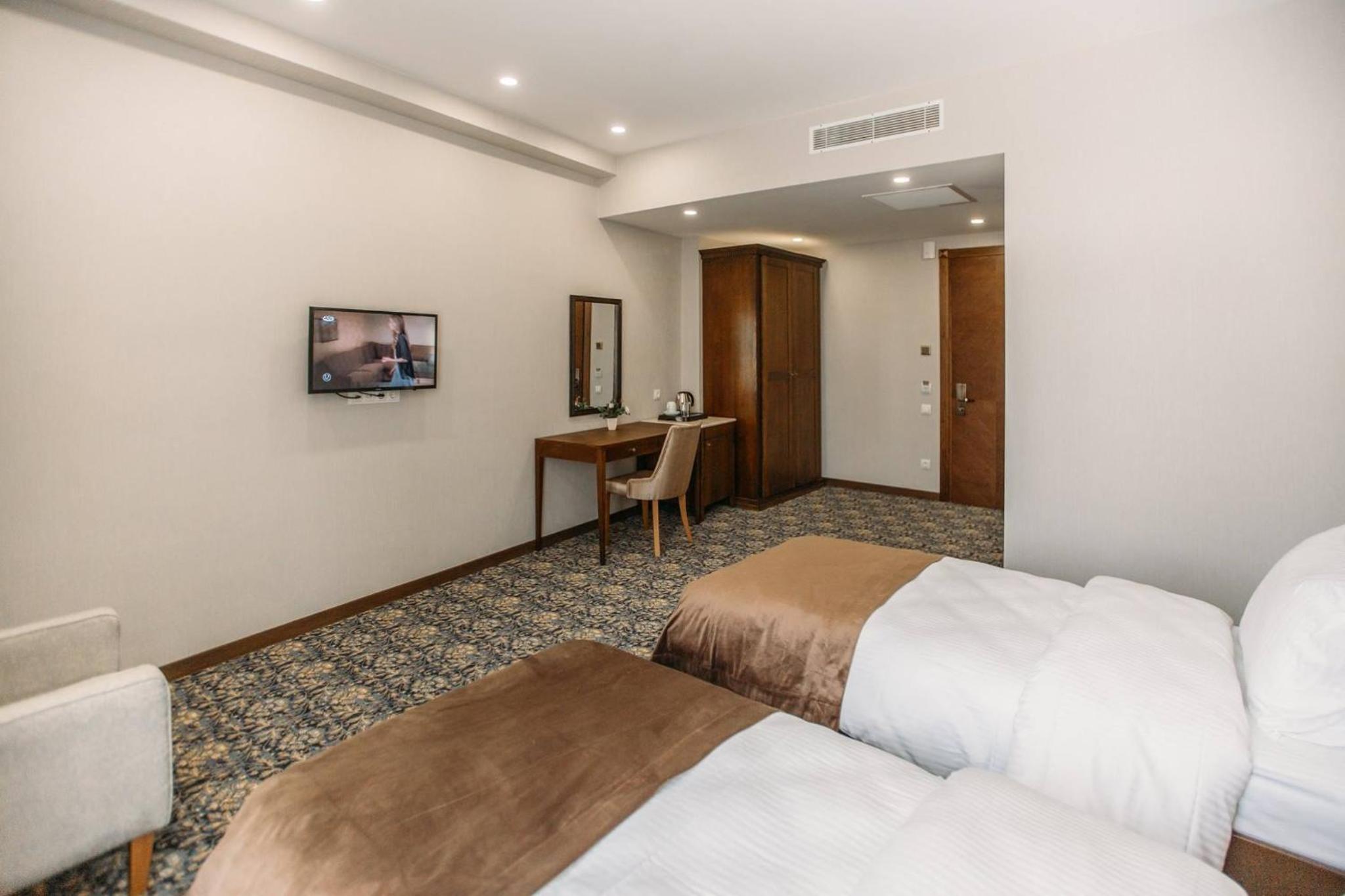 Double Or Twin Room - Photo 7