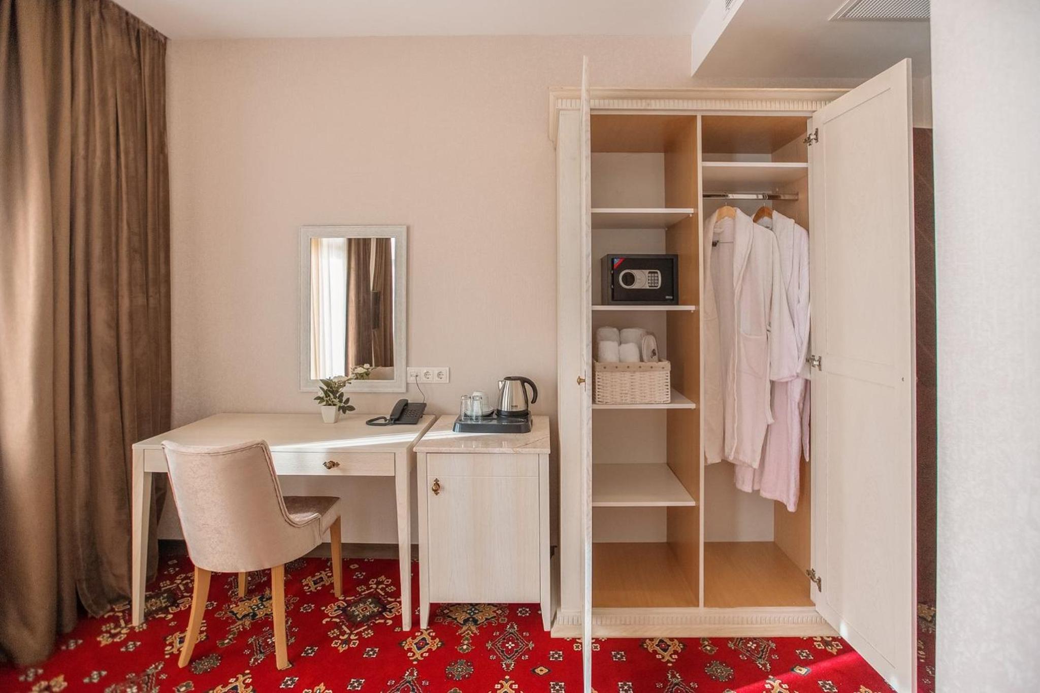Superior Double Or Twin Room With Terrace - Photo 9