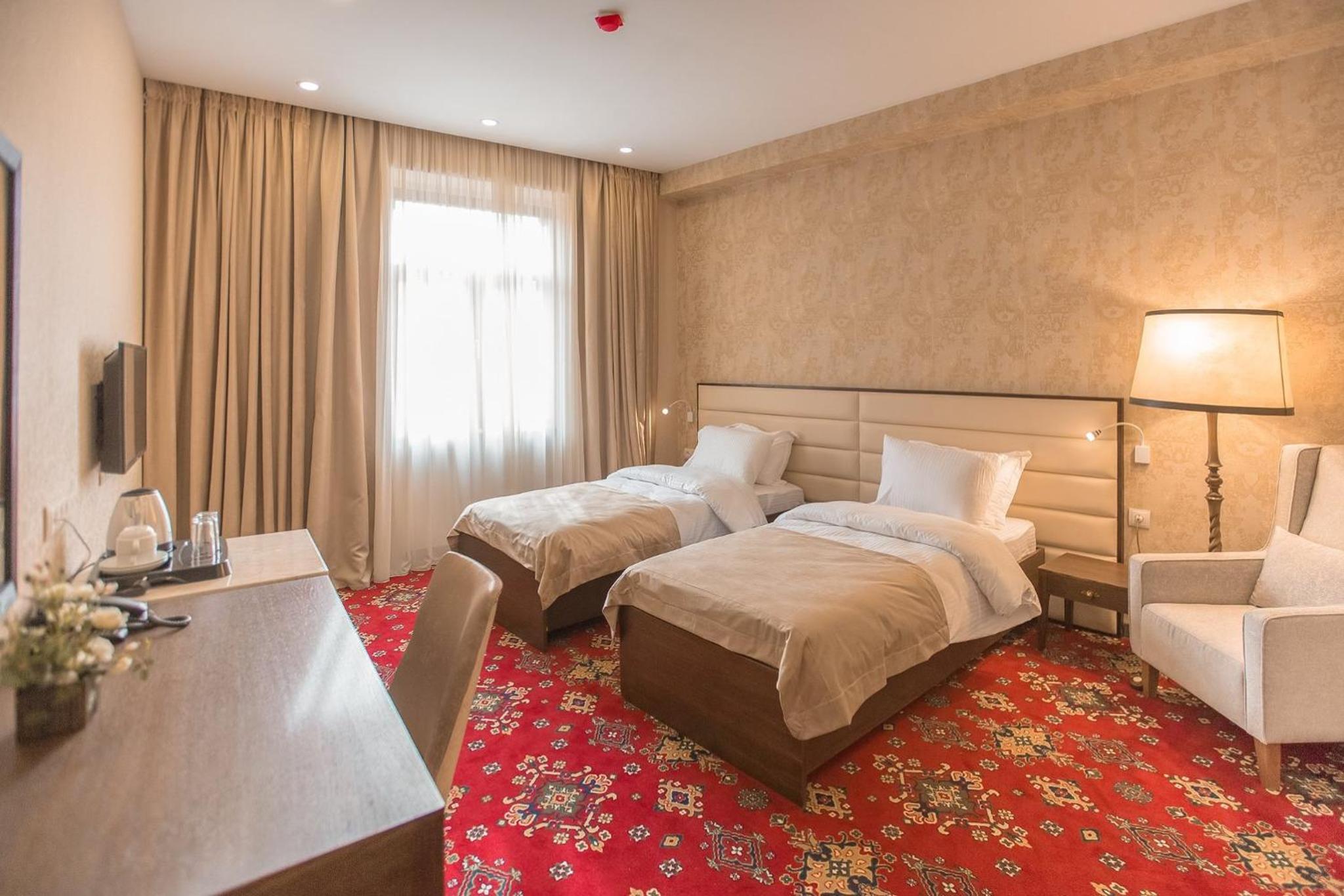 Superior Double Or Twin Room With City View - Photo 14