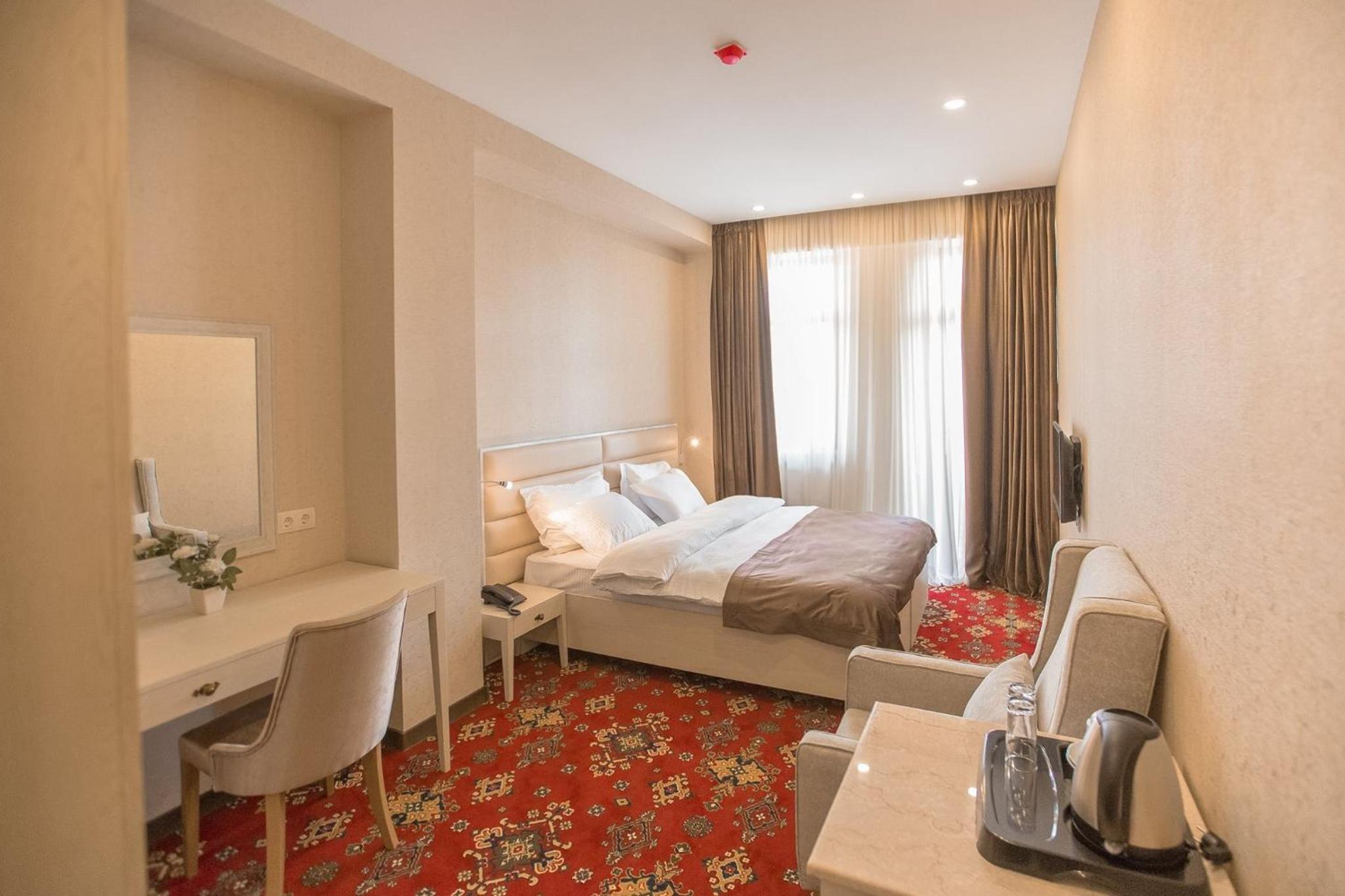 Double Or Twin Room With Balcony - Photo 6