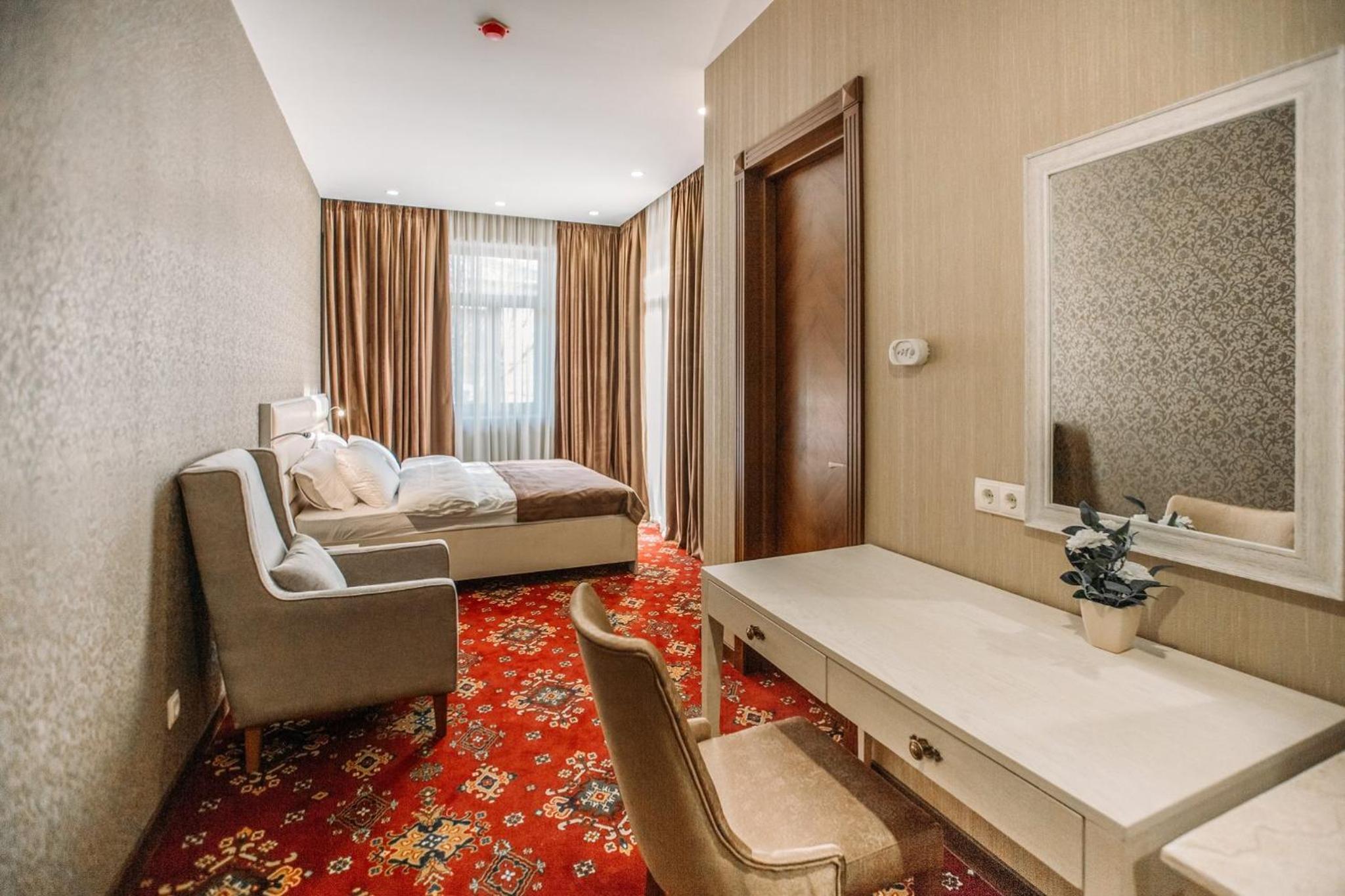 Double Or Twin Room With Balcony - Photo 7