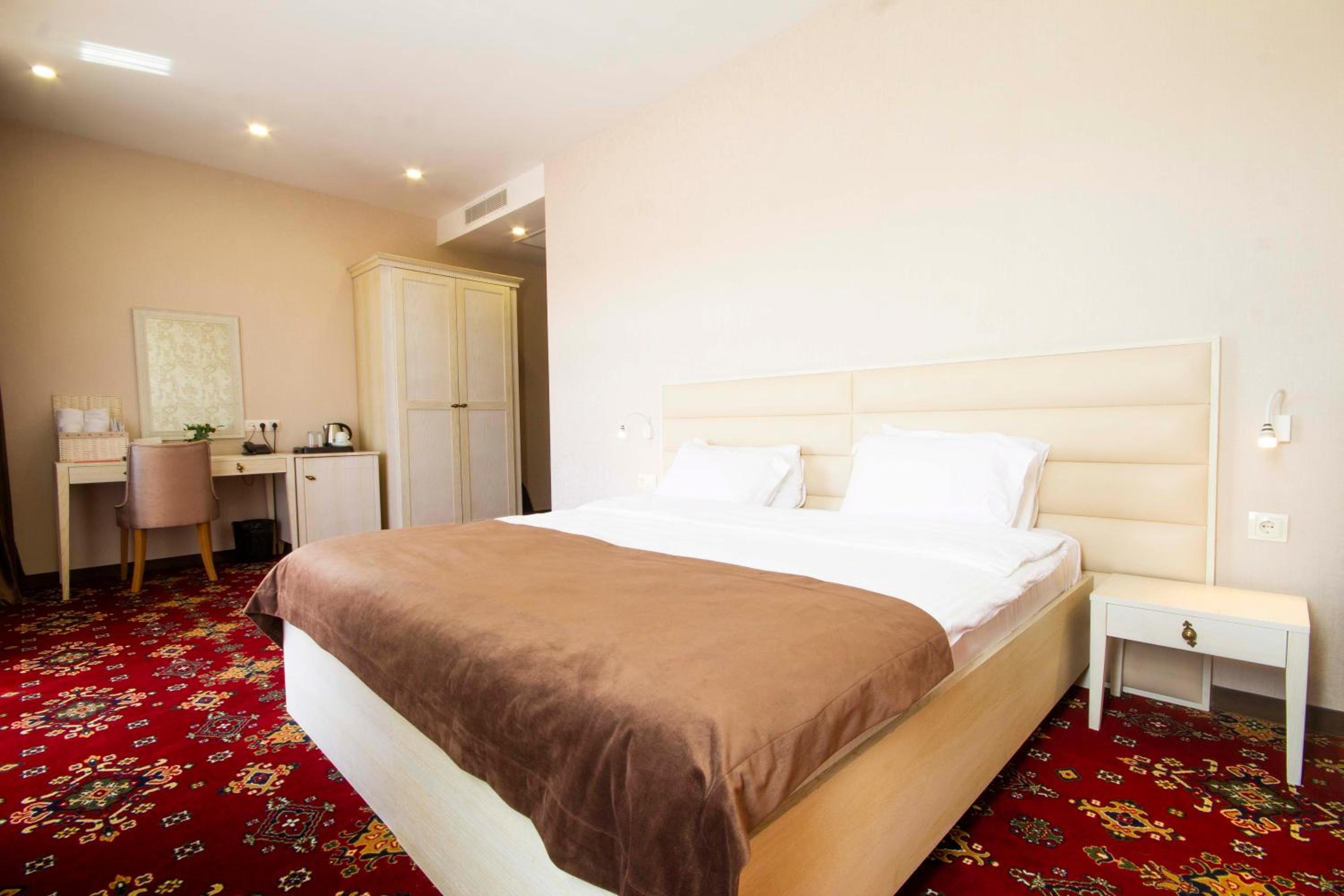 Superior Double Or Twin Room With Terrace - Photo 12