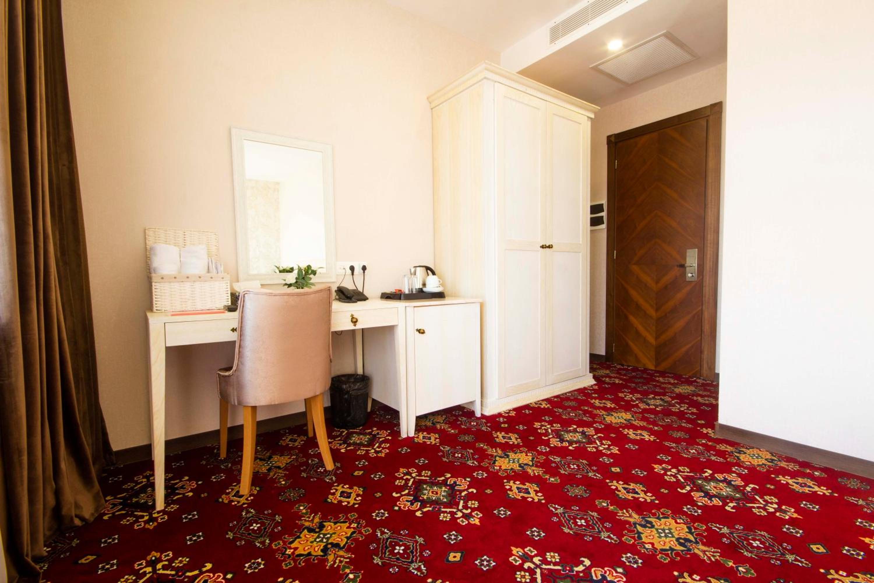 Superior Double Or Twin Room With Terrace - Photo 13
