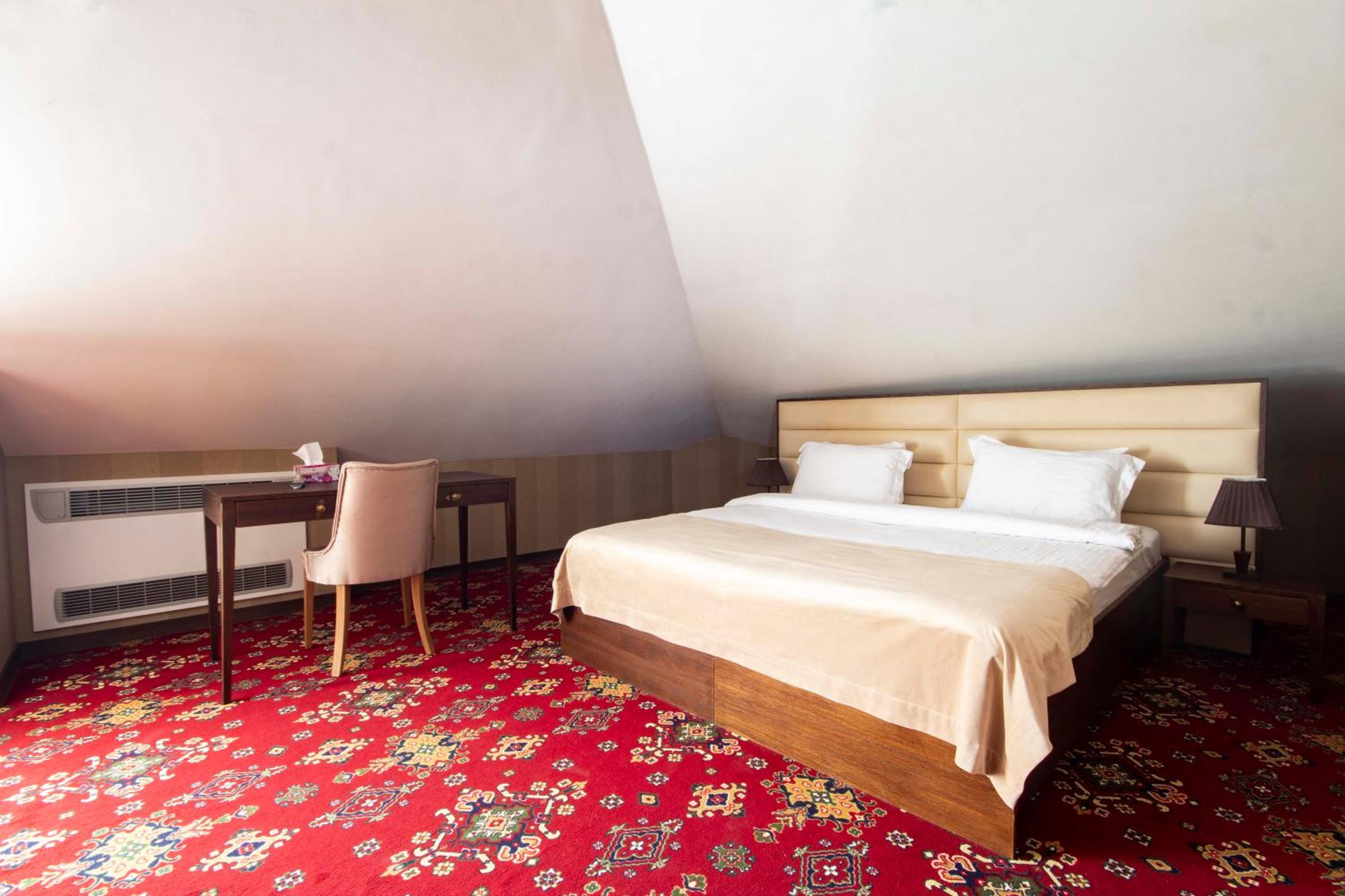 Double Room With Mountain View - Photo 5