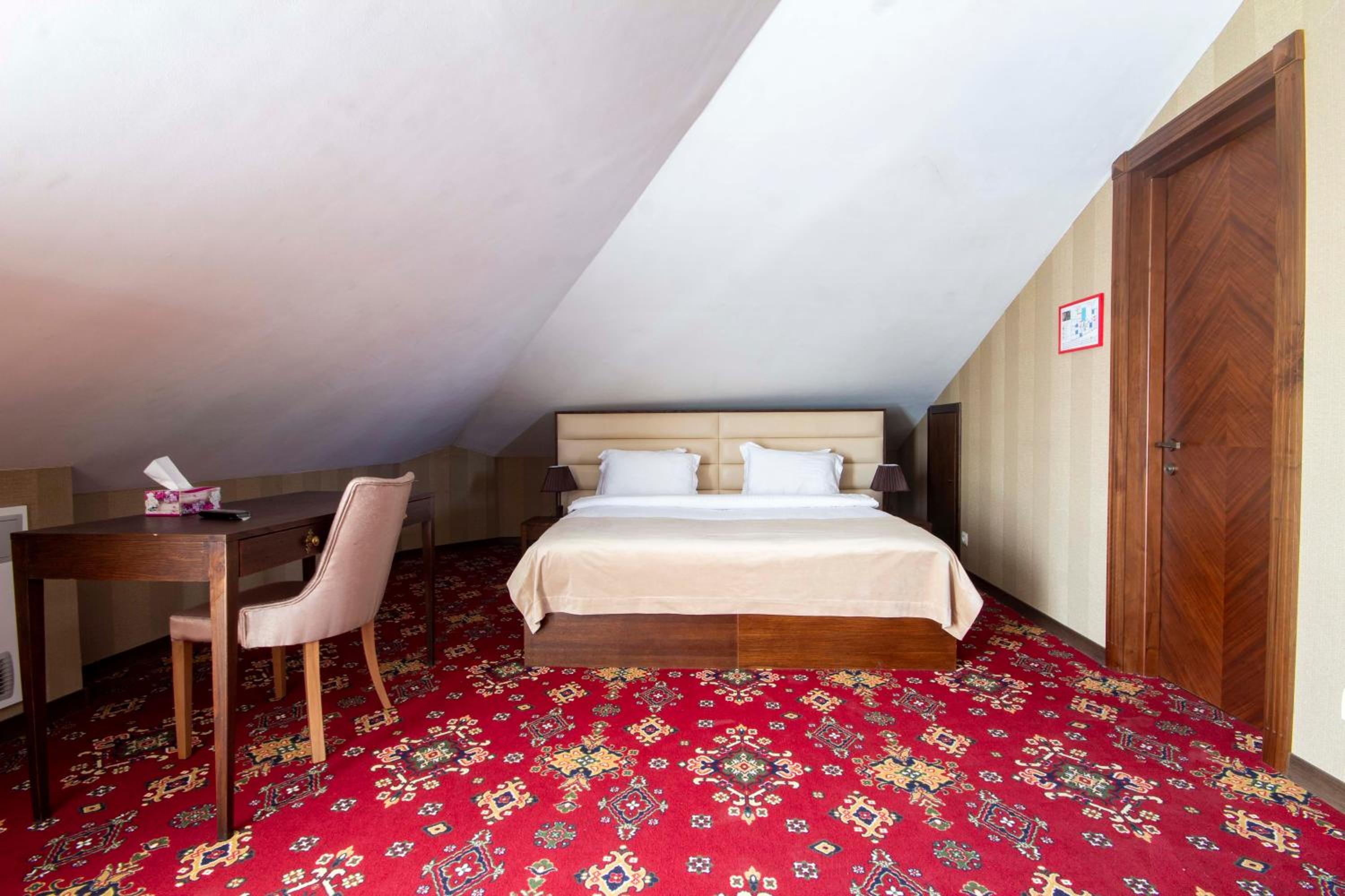 Double Room With Mountain View - Photo 7