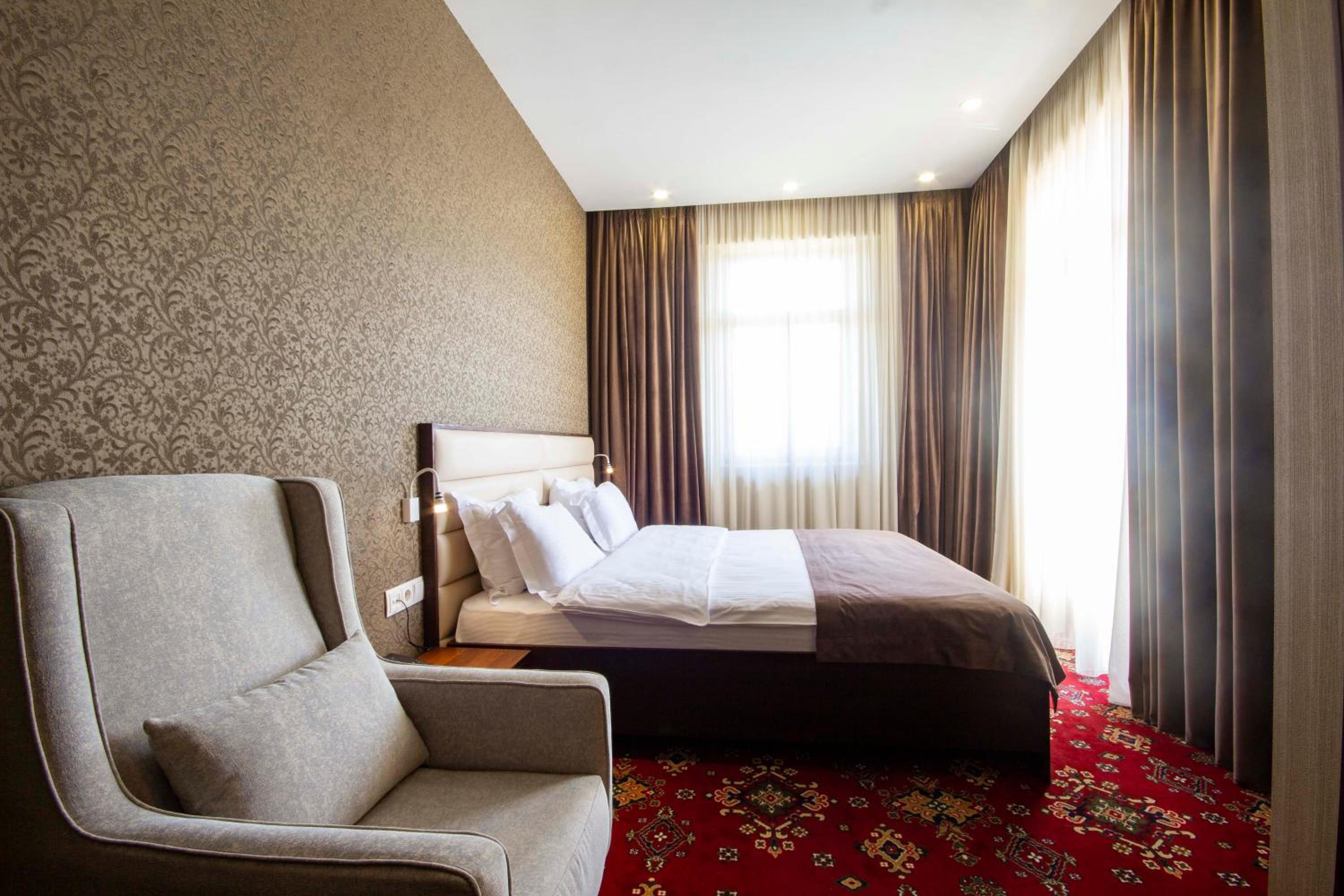 Double Or Twin Room With Balcony - Photo 21