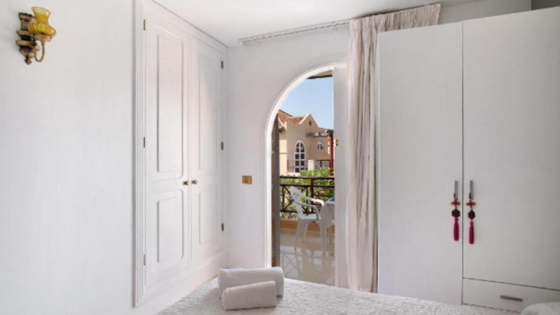 Apartamento con vista a la piscina