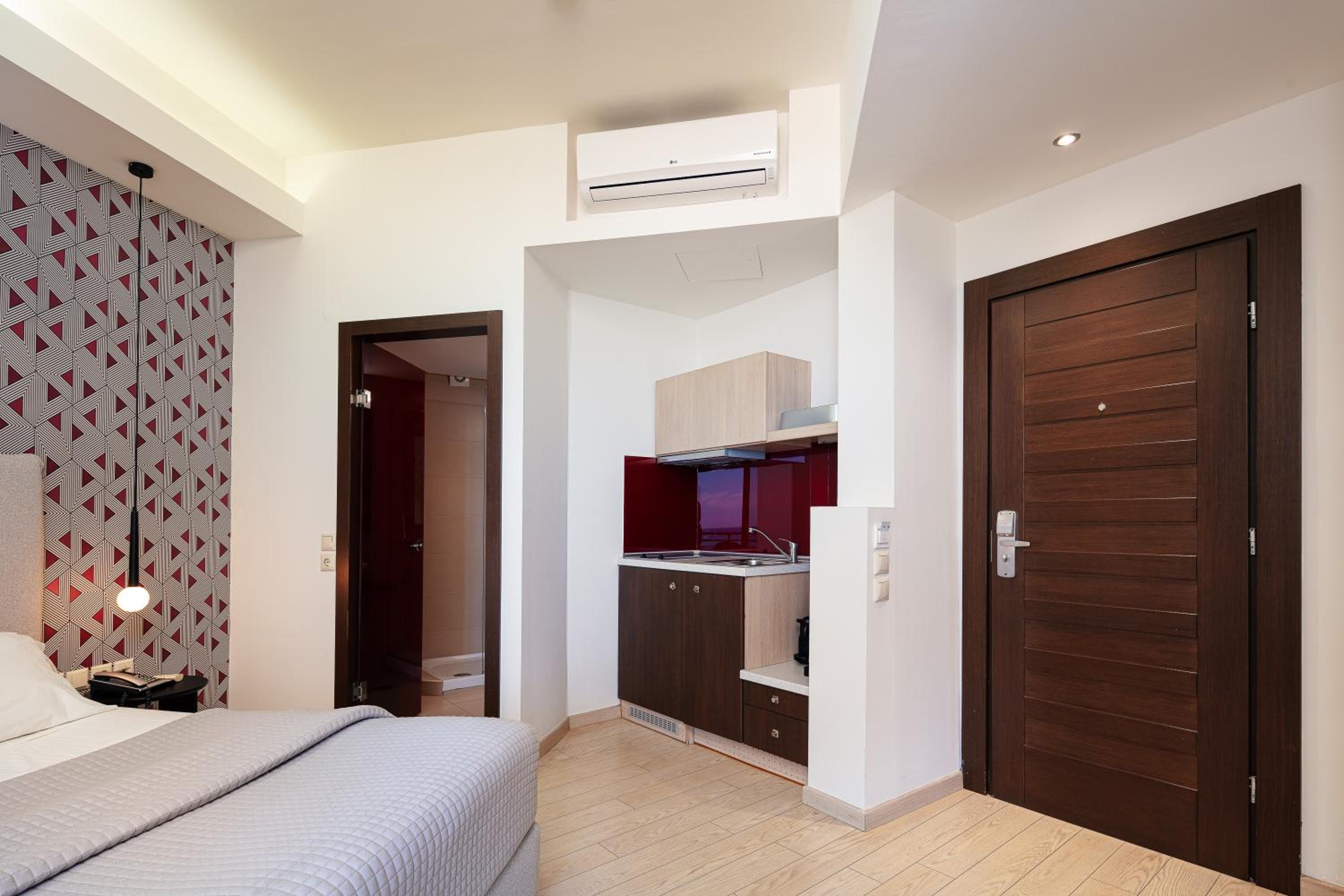 Executive Studio with Side Sea View - Photo 1